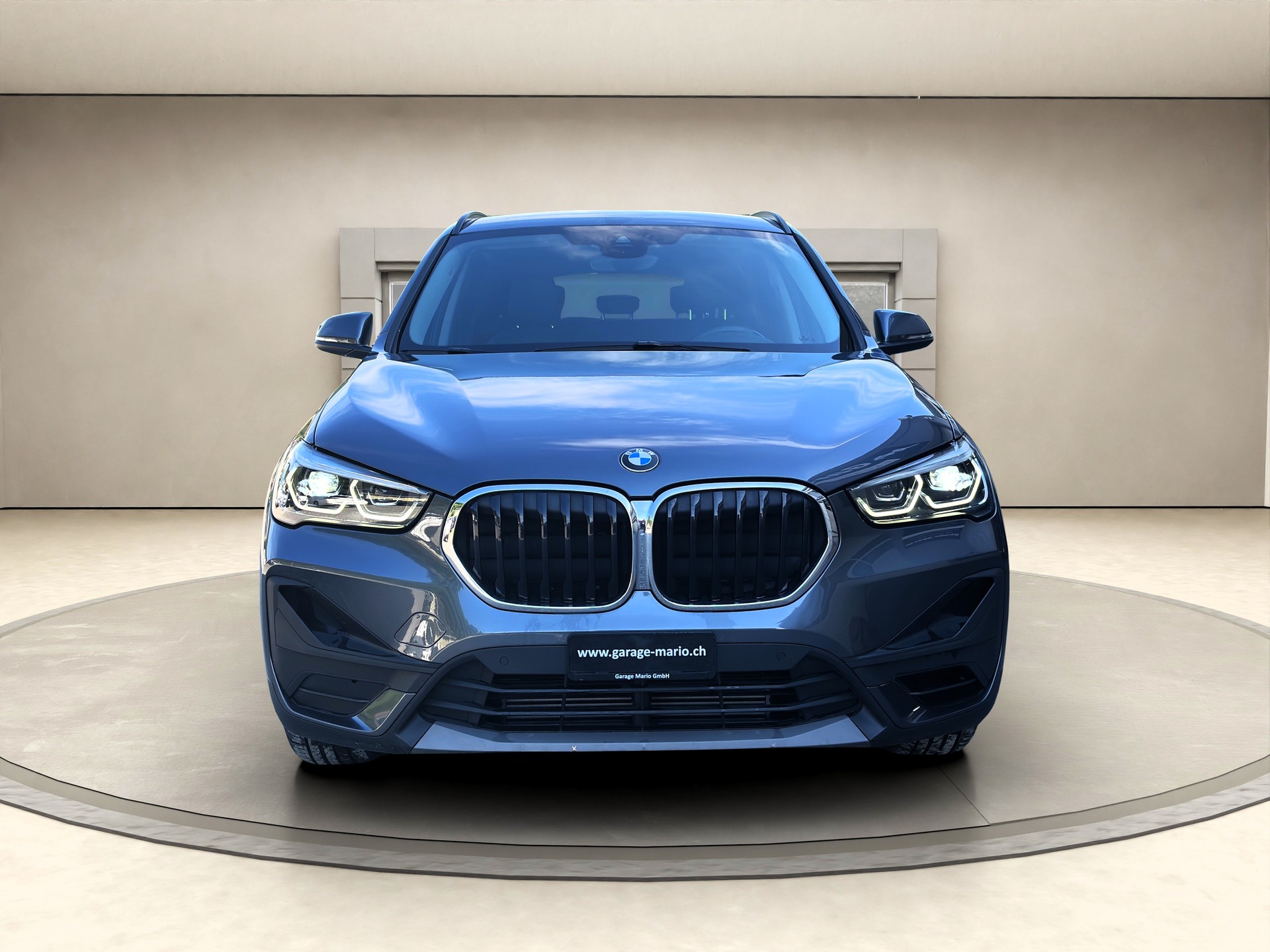 BMW X1 xDrive 20i Steptronic-image-1