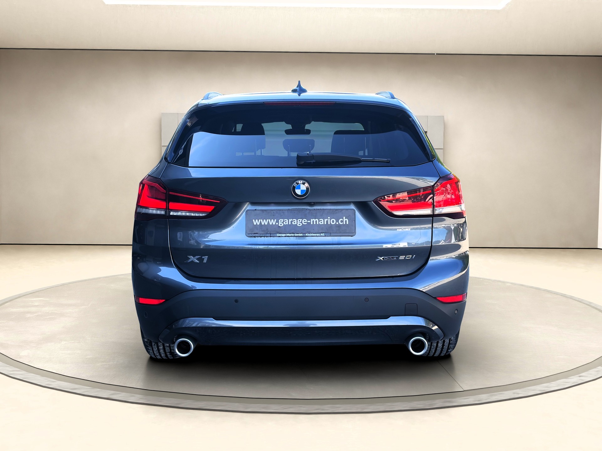 BMW X1 xDrive 20i Steptronic-image-5
