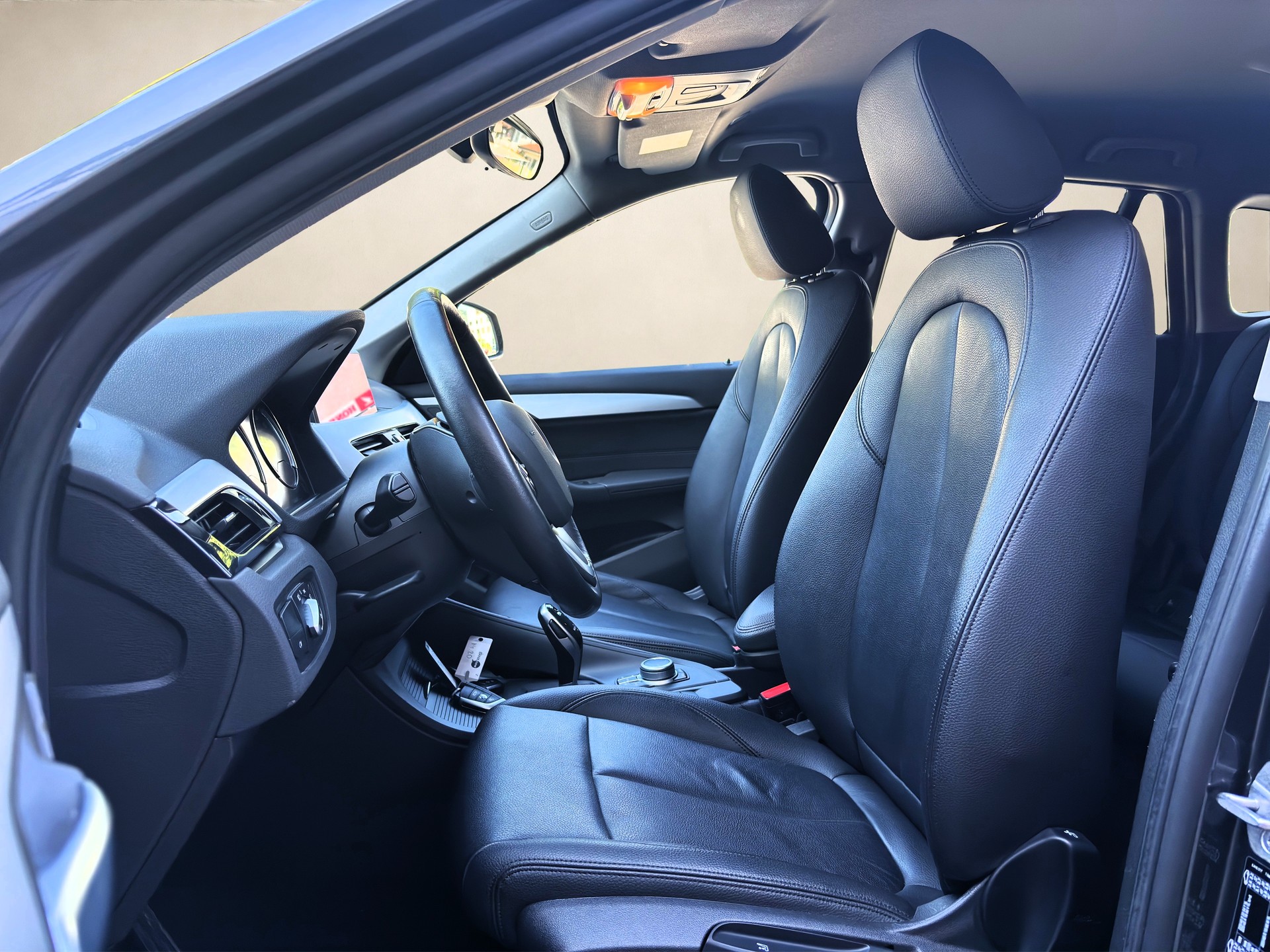 BMW X1 xDrive 20i Steptronic-image-8
