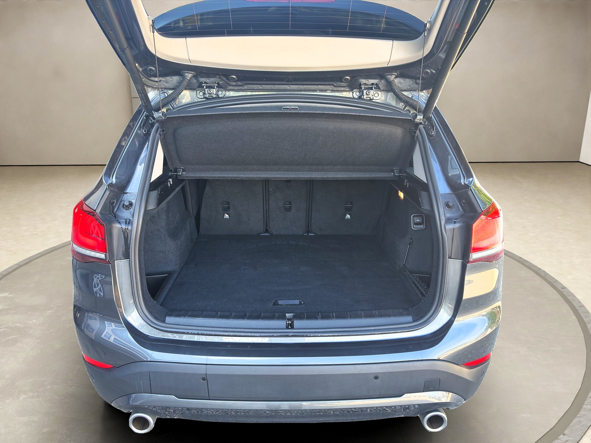 BMW X1 xDrive 20i Steptronic-image-15