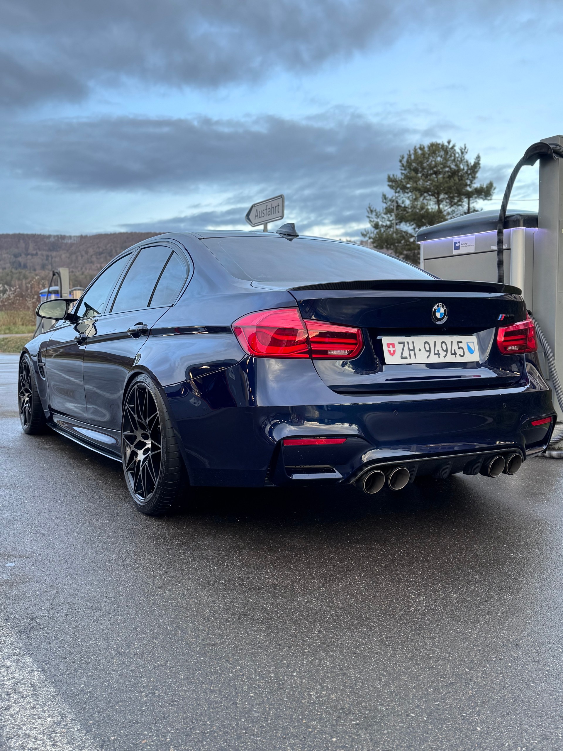 BMW M3 Competition-image-3