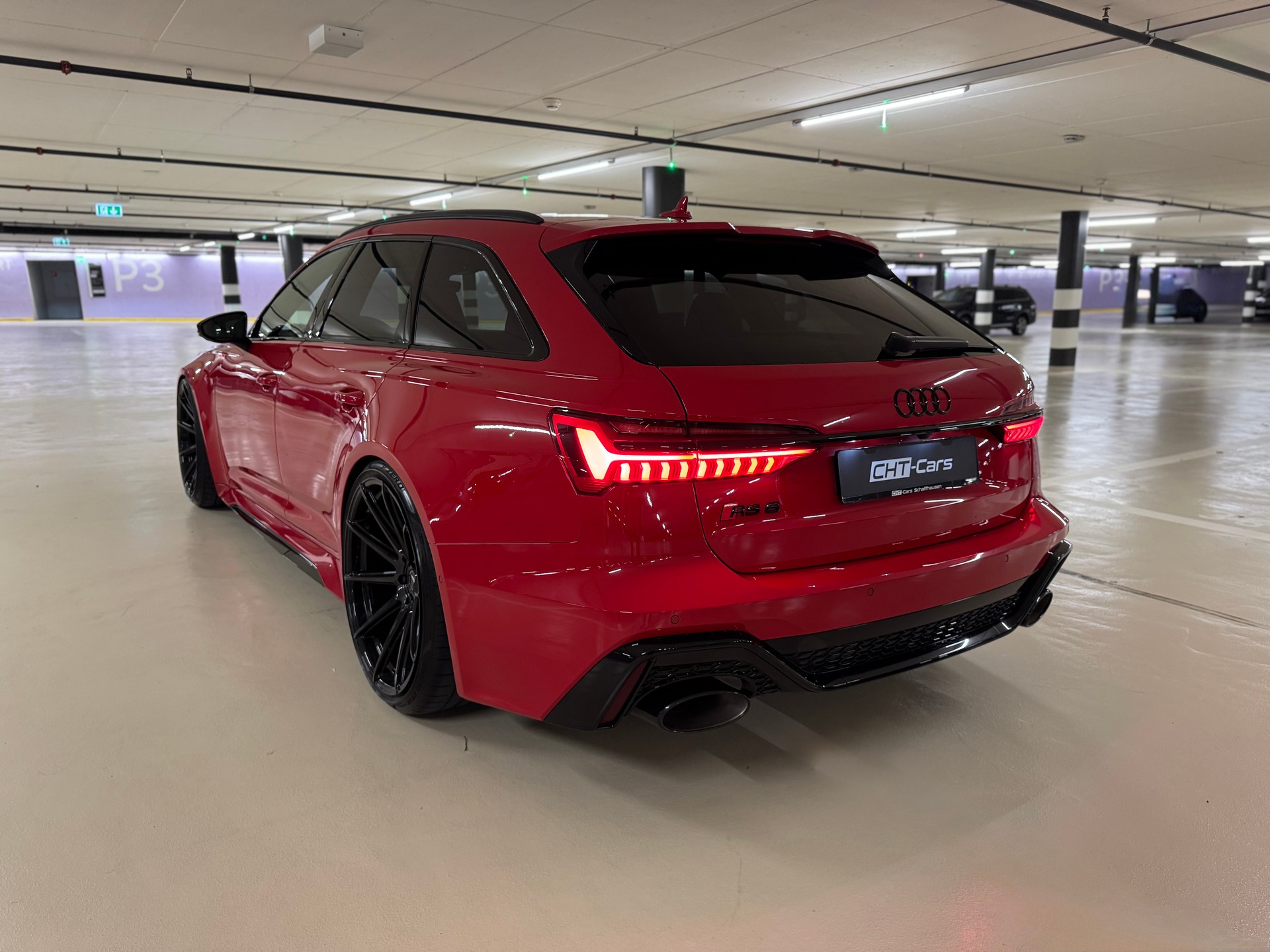 AUDI RS6 Avant 4.0 TFSI V8 quattro * ON TOP * Tango RED * Pano *-image-2
