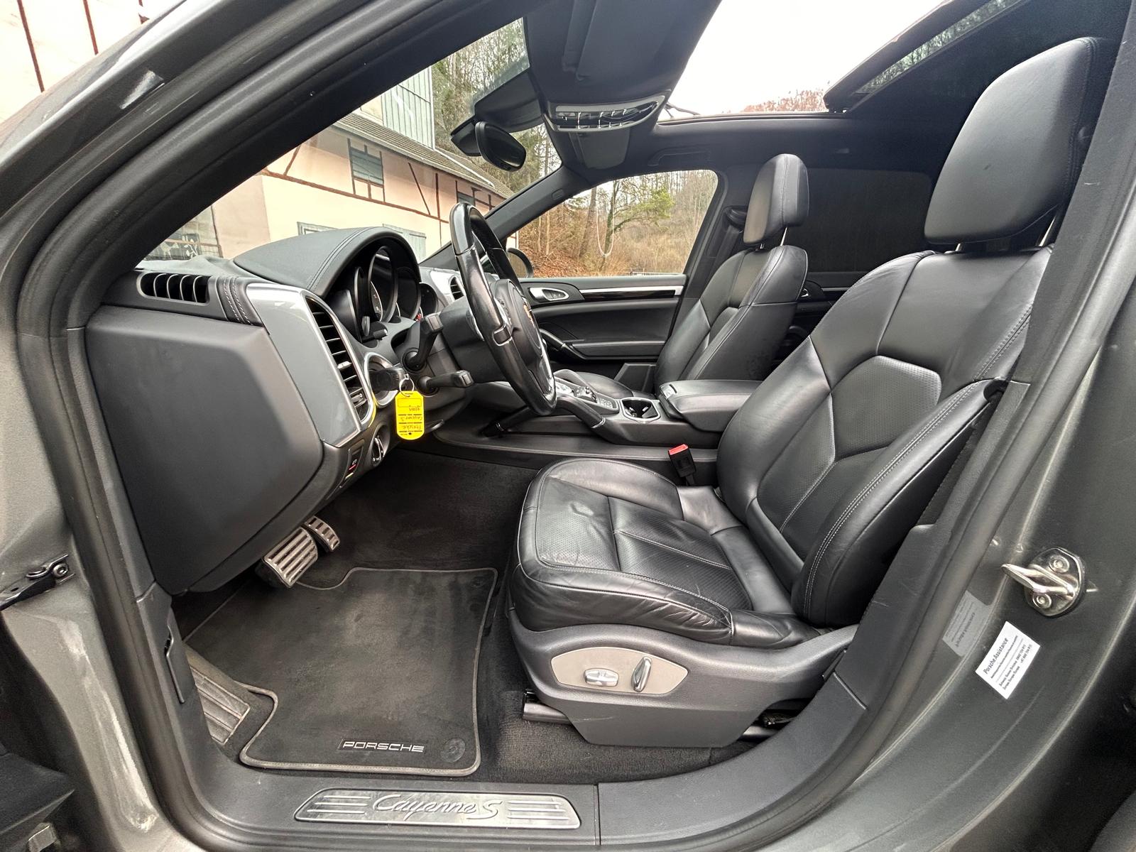 PORSCHE Cayenne S-image-14