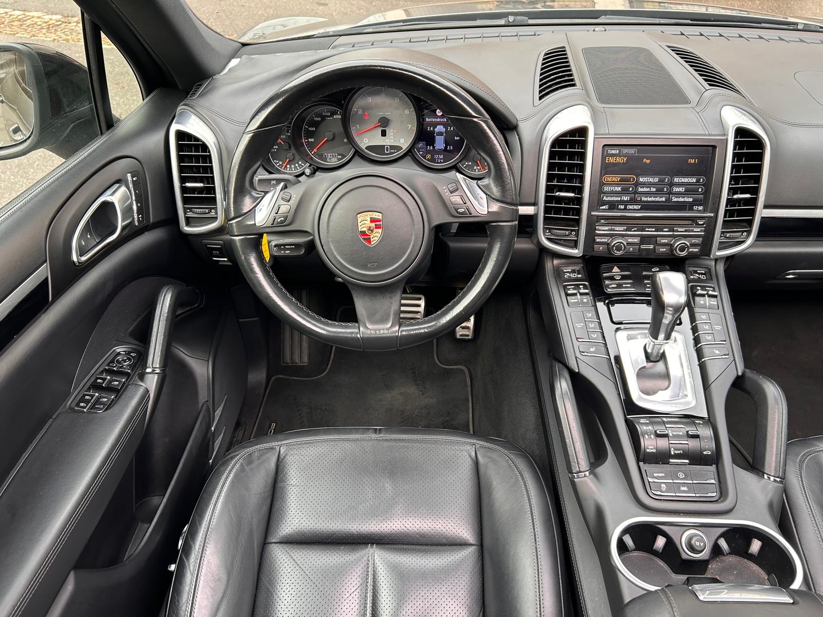 PORSCHE Cayenne S-image-18