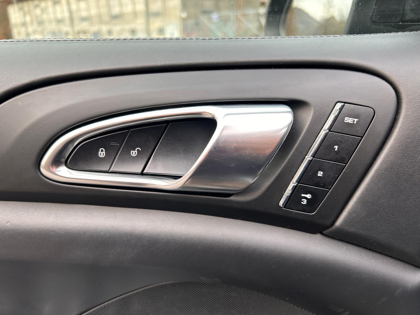 PORSCHE Cayenne S-image-23
