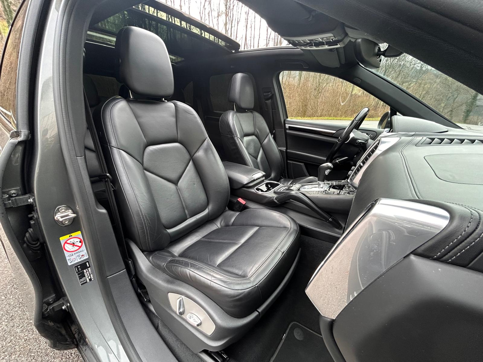 PORSCHE Cayenne S-image-12