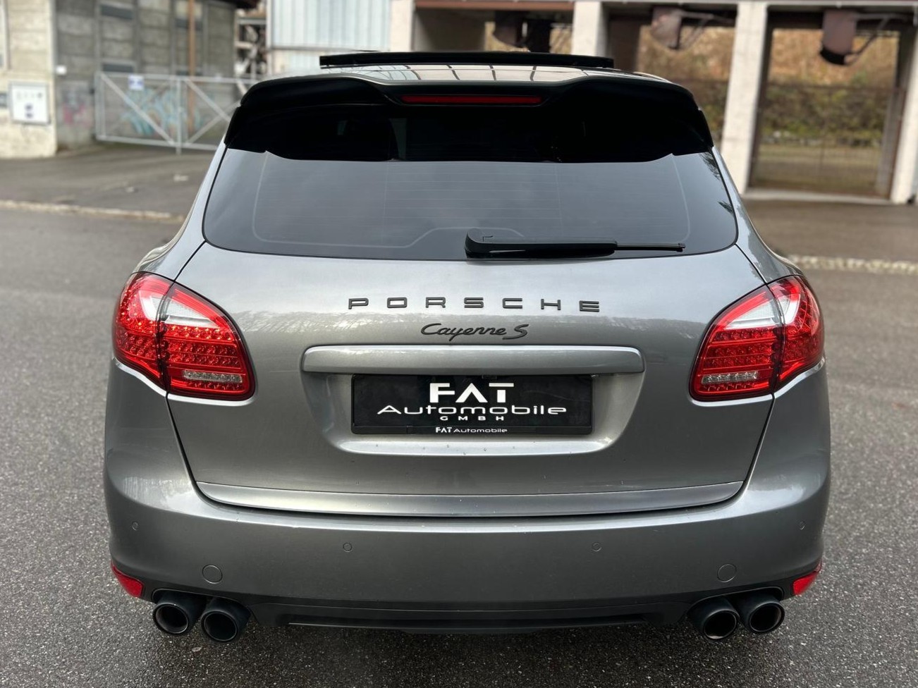 PORSCHE Cayenne S-showroom-element-3
