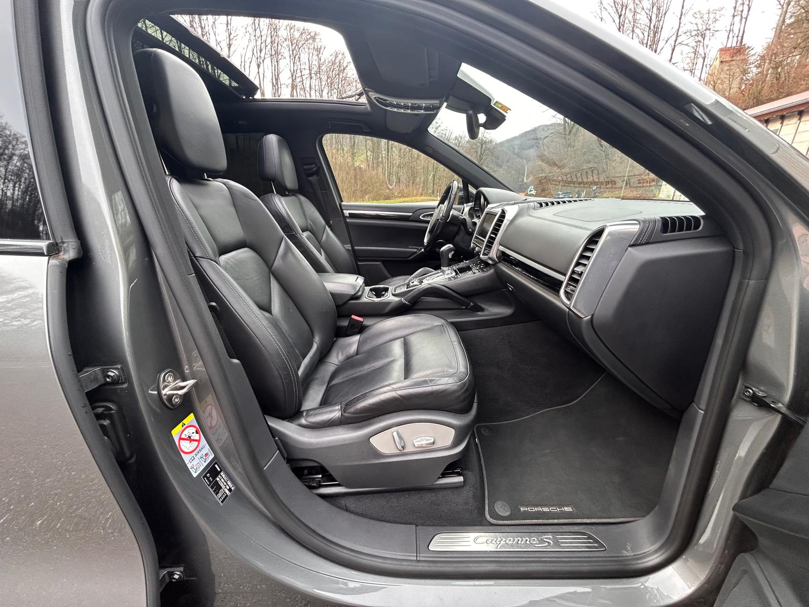 PORSCHE Cayenne S-image-11