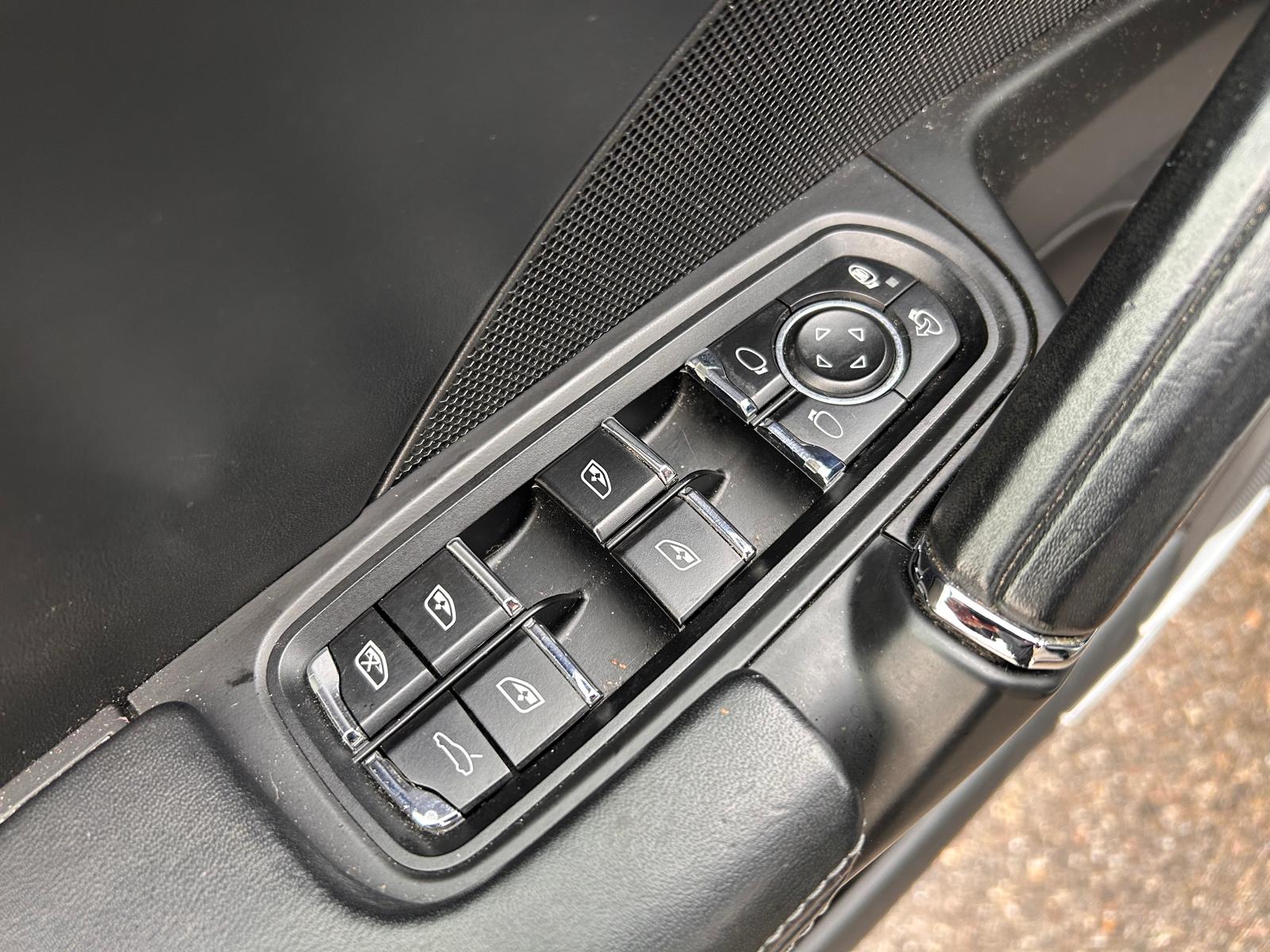PORSCHE Cayenne S-image-24