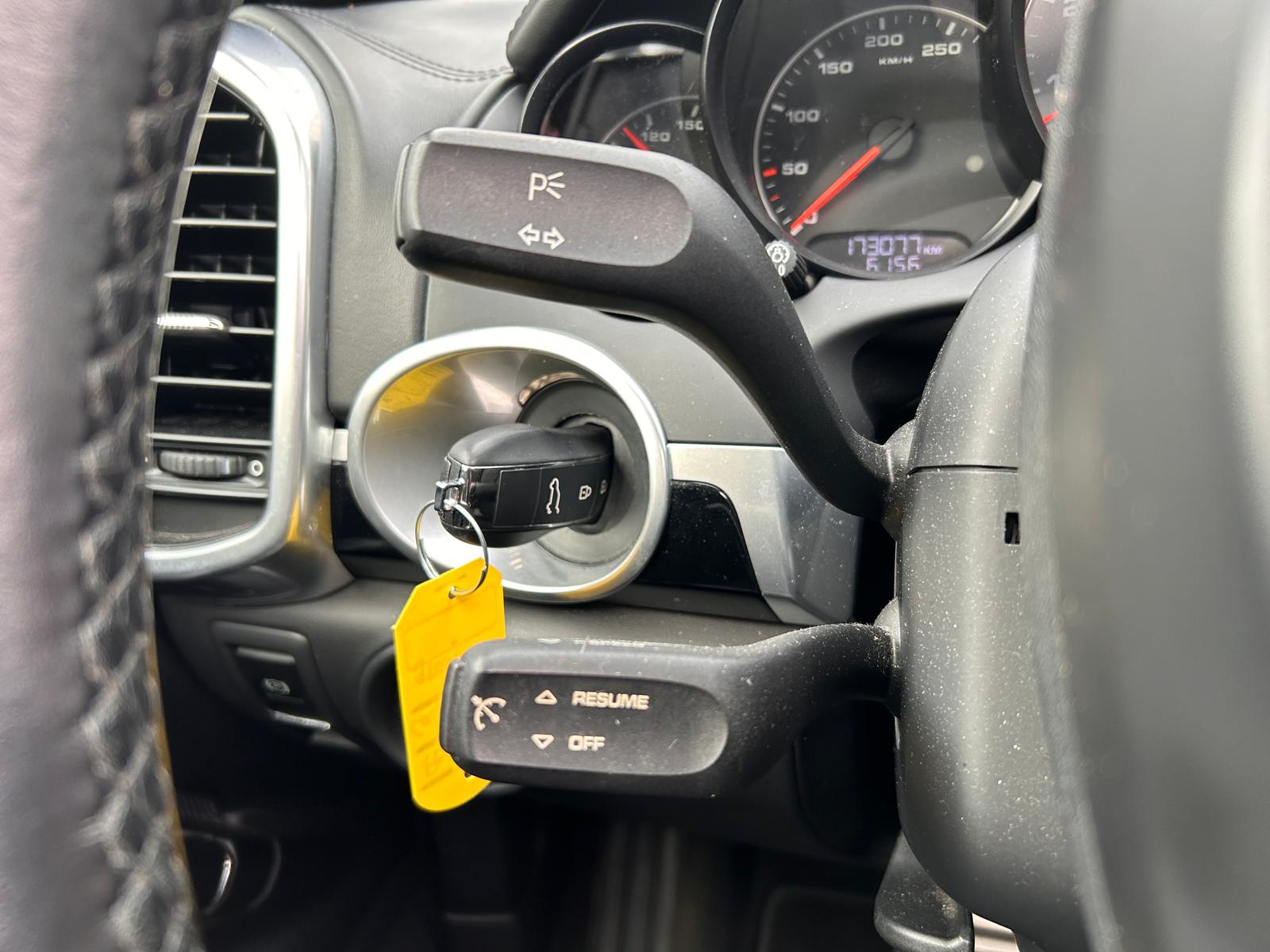 PORSCHE Cayenne S-image-21