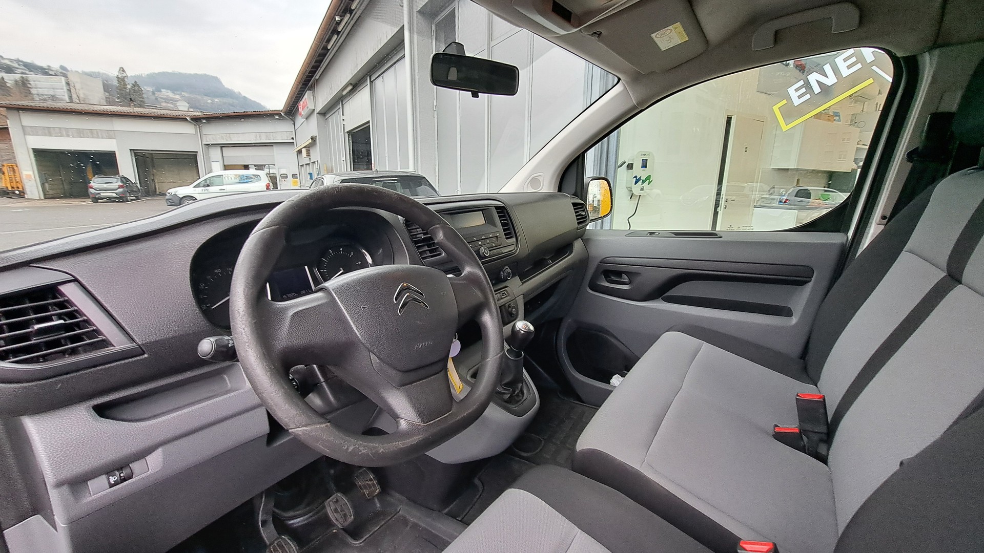 CITROEN Jumpy 1.6 BlueHDi 95 M Attraction-image-11