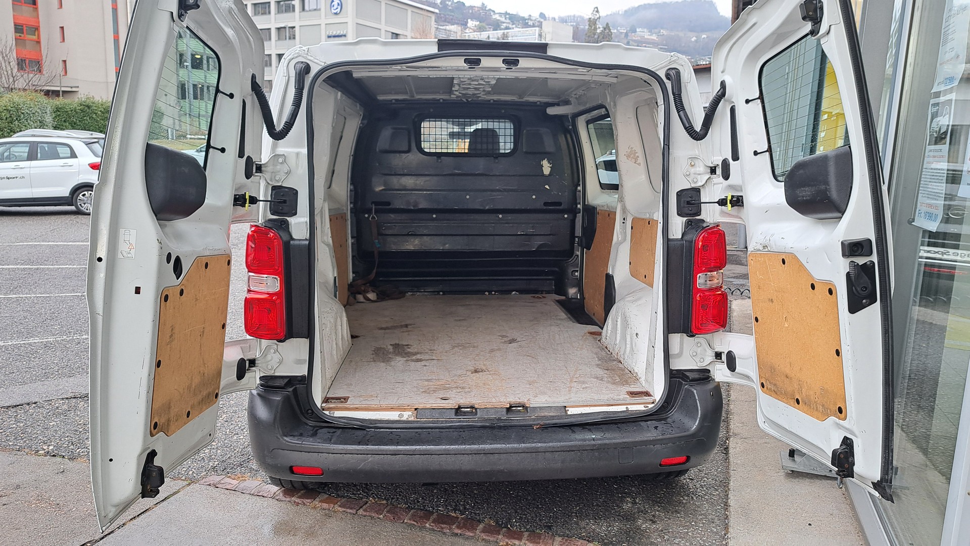 CITROEN Jumpy 1.6 BlueHDi 95 M Attraction-image-7