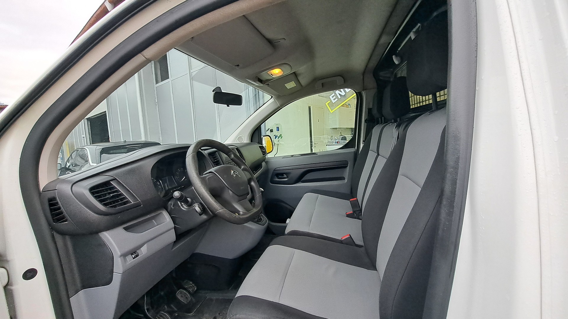 CITROEN Jumpy 1.6 BlueHDi 95 M Attraction-image-10