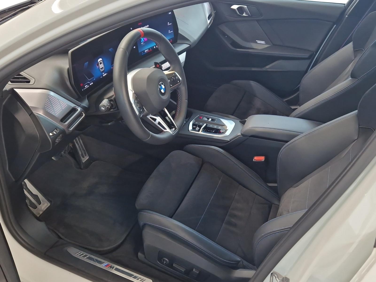 BMW M135i xDrive-image-12