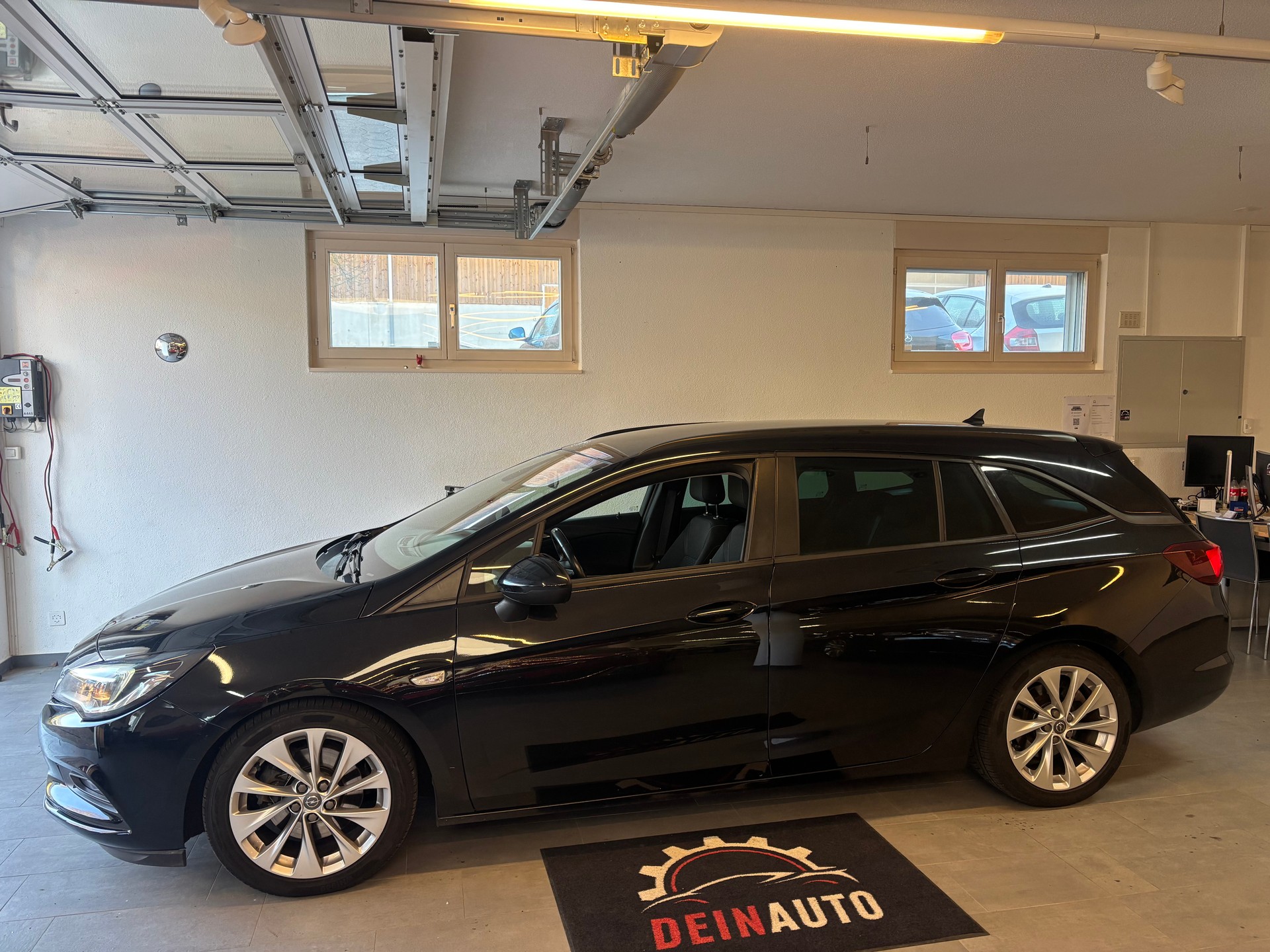 OPEL Astra Sports Tourer 1.6 CDTi ecoF Enjoy Automatic-image-1