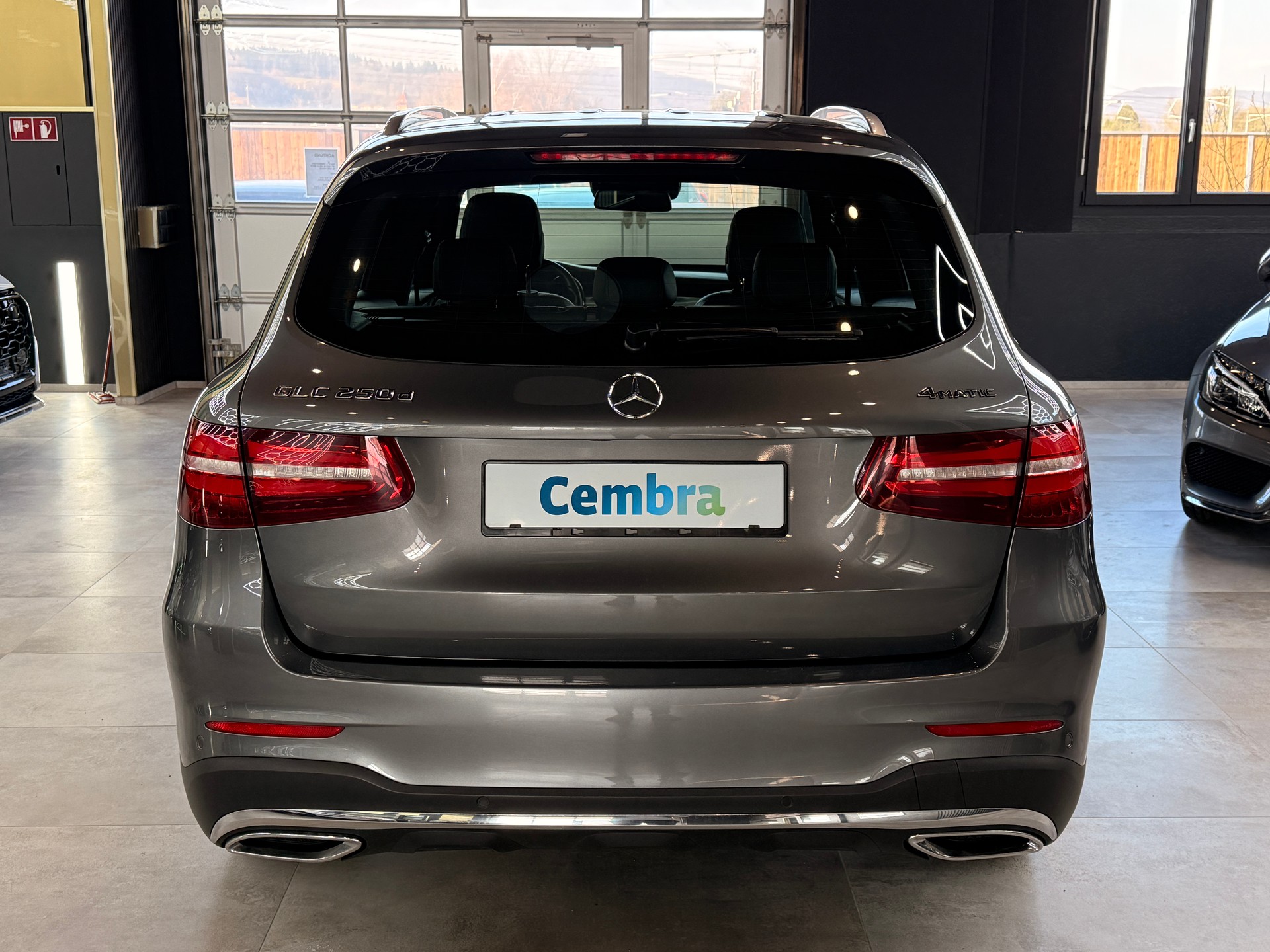 MERCEDES-BENZ GLC 250 d AMG Line 4Matic 9G-Tronic-image-5
