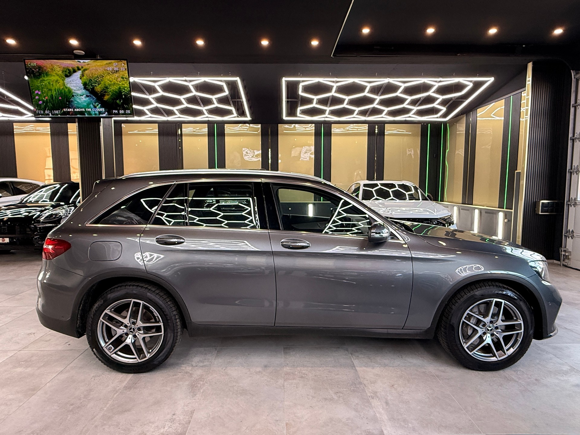 MERCEDES-BENZ GLC 250 d AMG Line 4Matic 9G-Tronic-image-3