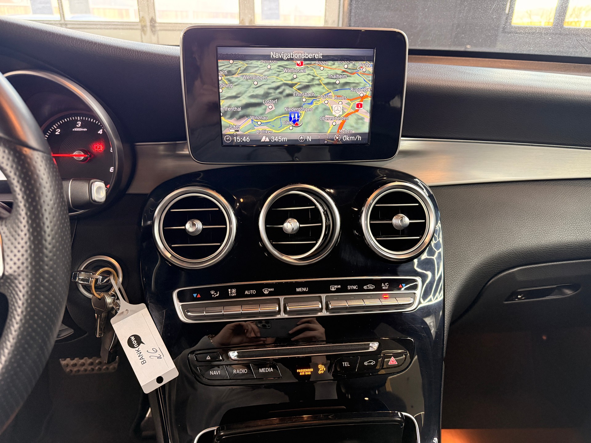 MERCEDES-BENZ GLC 250 d AMG Line 4Matic 9G-Tronic-image-16