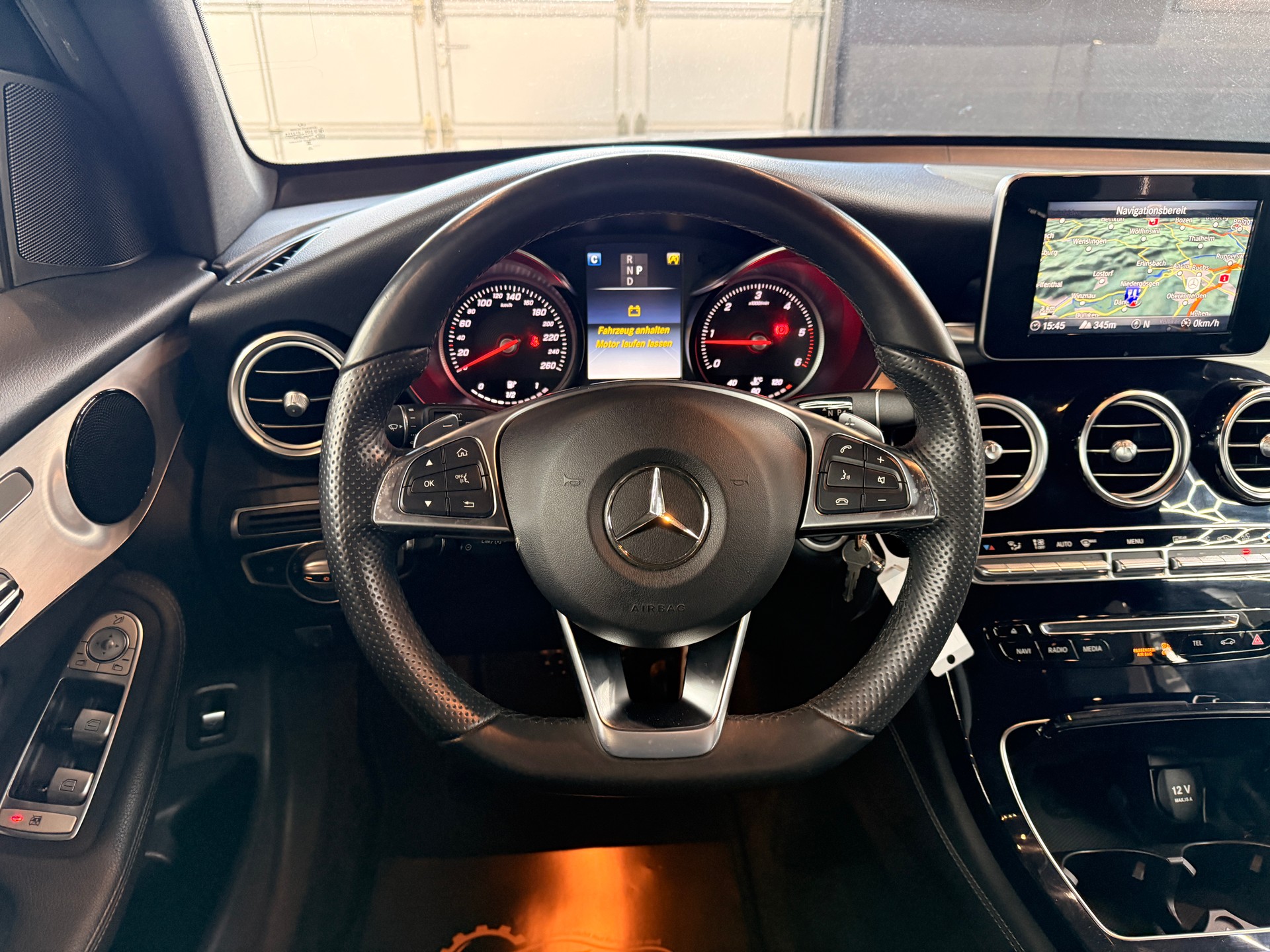 MERCEDES-BENZ GLC 250 d AMG Line 4Matic 9G-Tronic-image-13