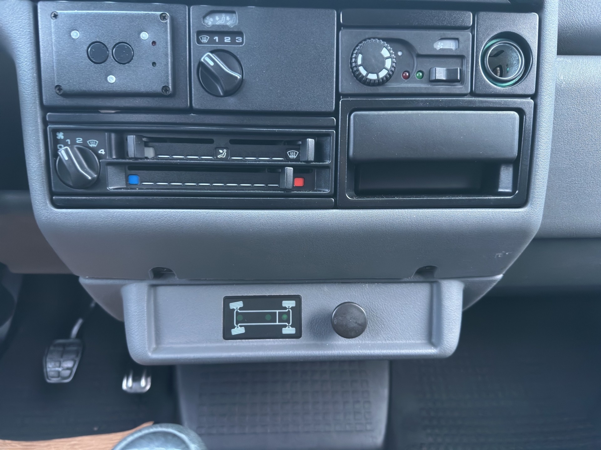VW 2.5 Kombi Syncro-image-13