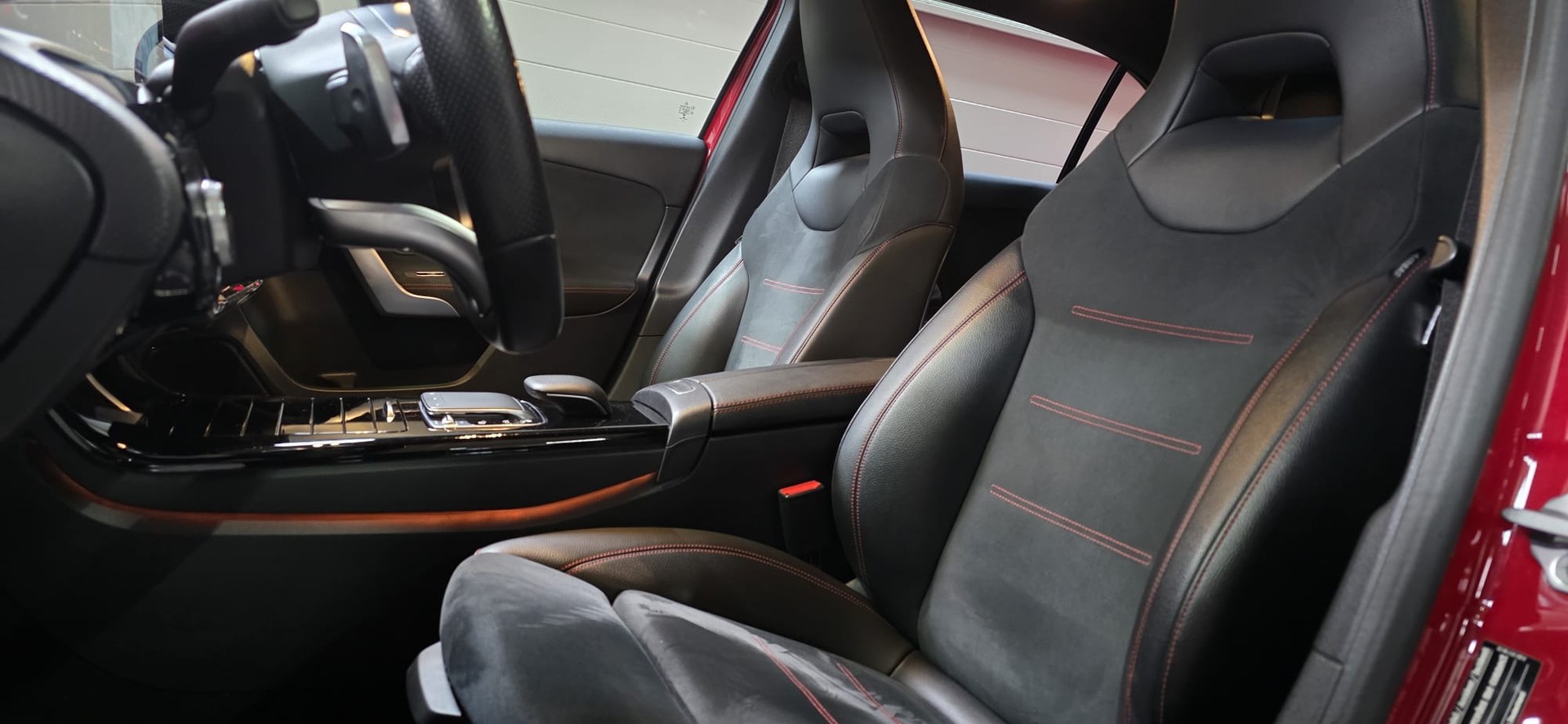 MERCEDES-BENZ A 250 AMG Line 7G-DCT-image-9