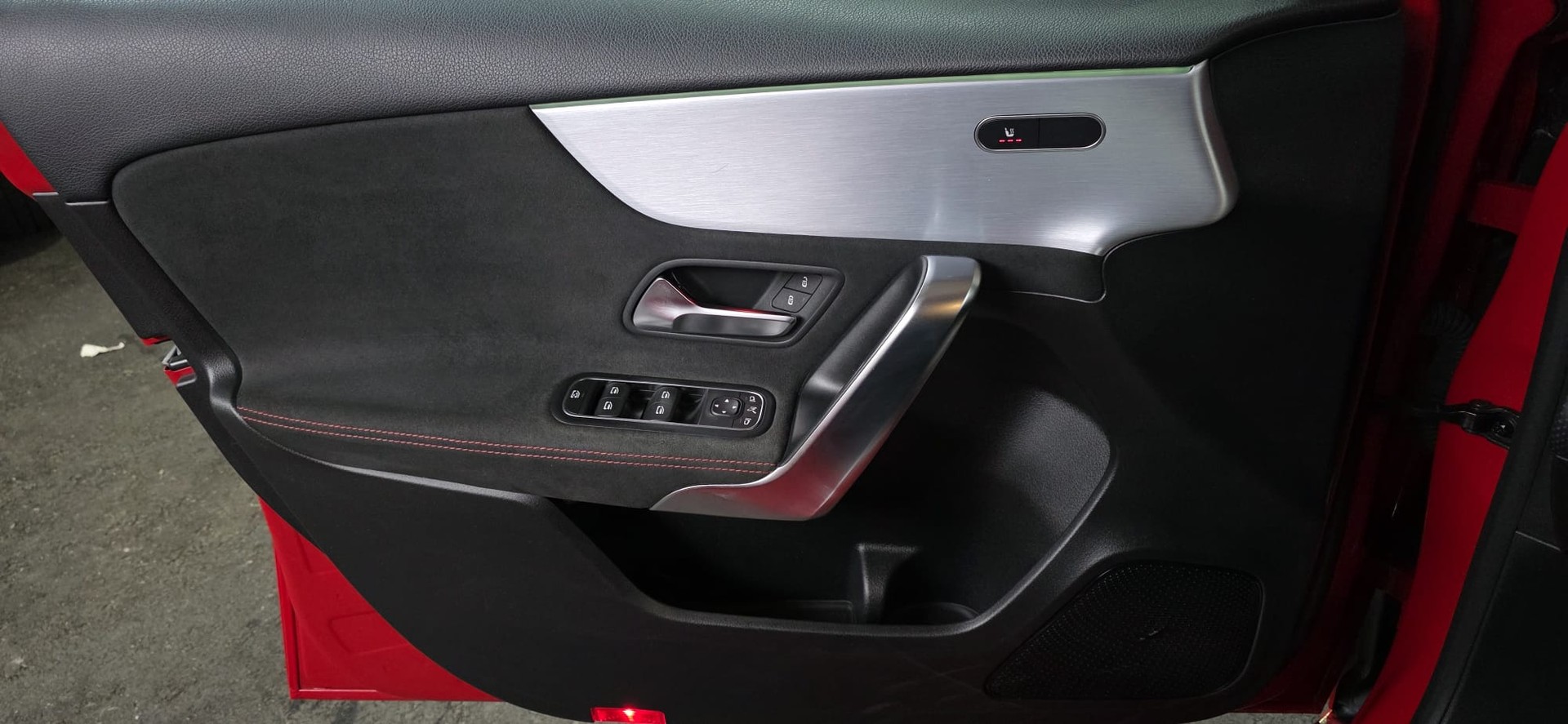 MERCEDES-BENZ A 250 AMG Line 7G-DCT-image-15