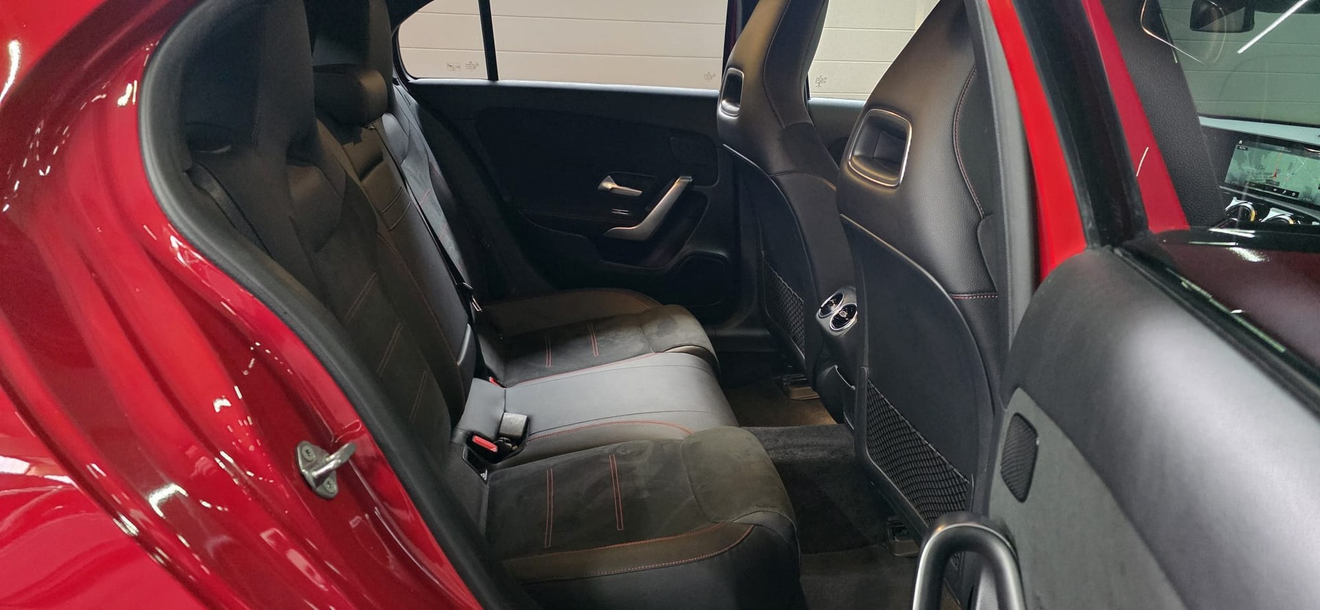 MERCEDES-BENZ A 250 AMG Line 7G-DCT-image-25