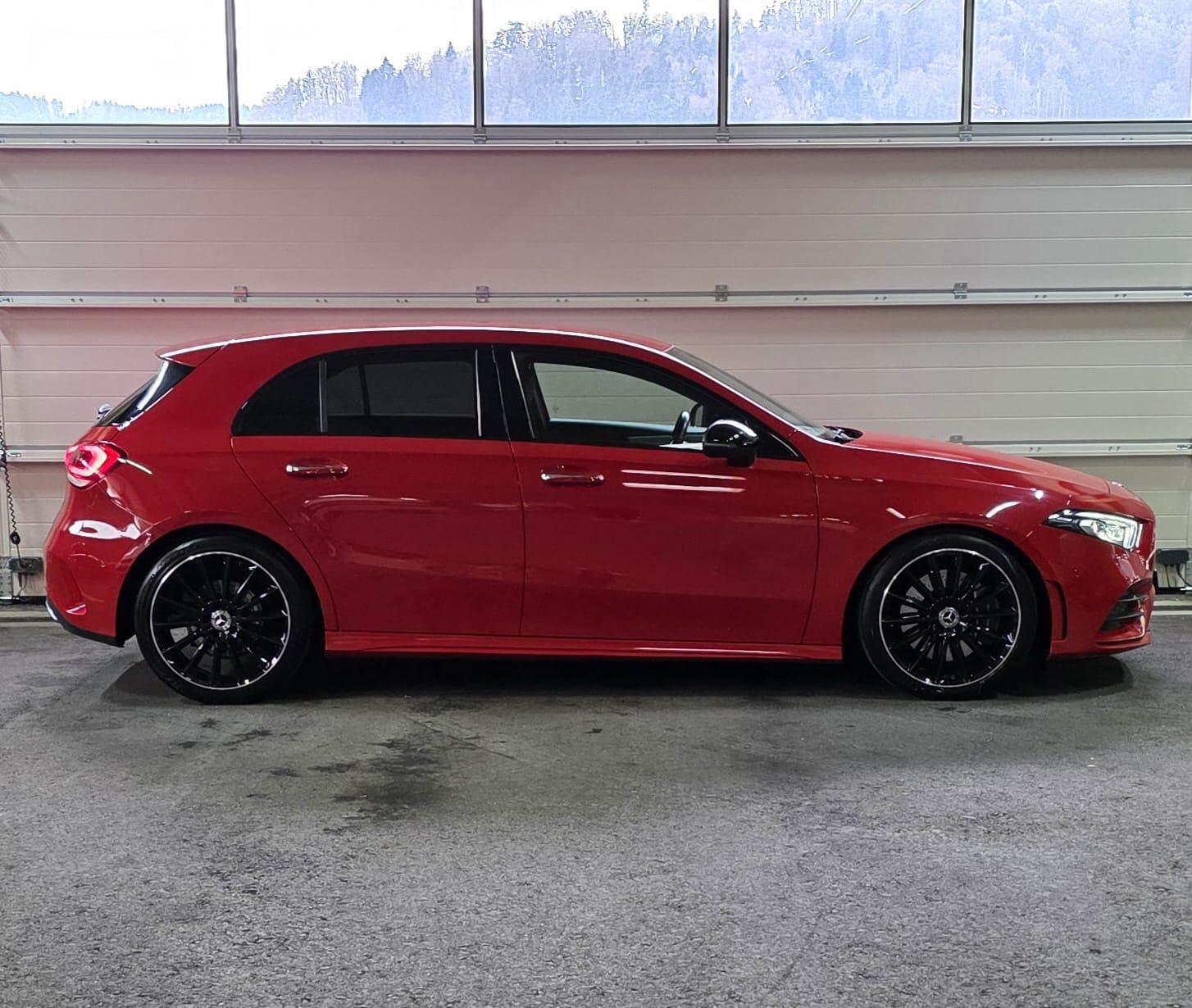 MERCEDES-BENZ A 250 AMG Line 7G-DCT-image-5
