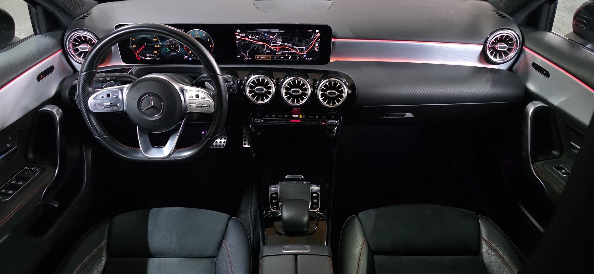MERCEDES-BENZ A 250 AMG Line 7G-DCT-image-10