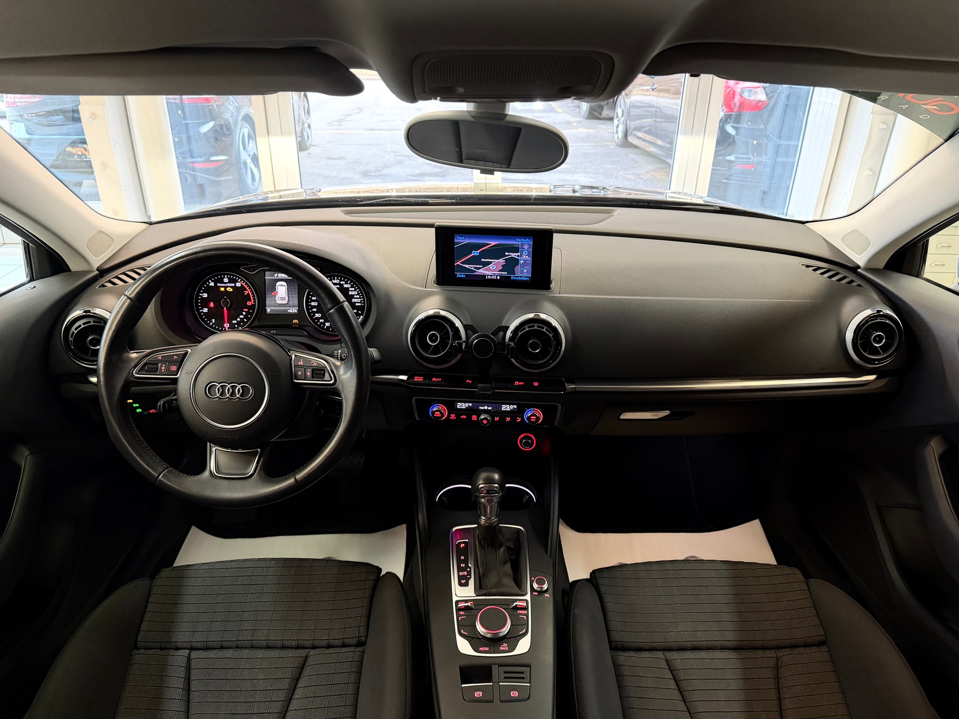AUDI A3 Sportback 1.8 TFSI Ambition S-tronic-image-10