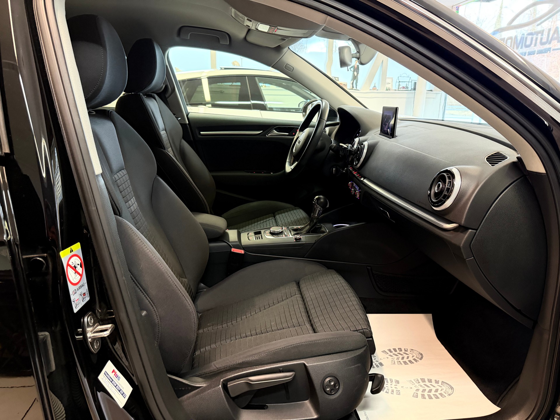 AUDI A3 Sportback 1.8 TFSI Ambition S-tronic-image-14