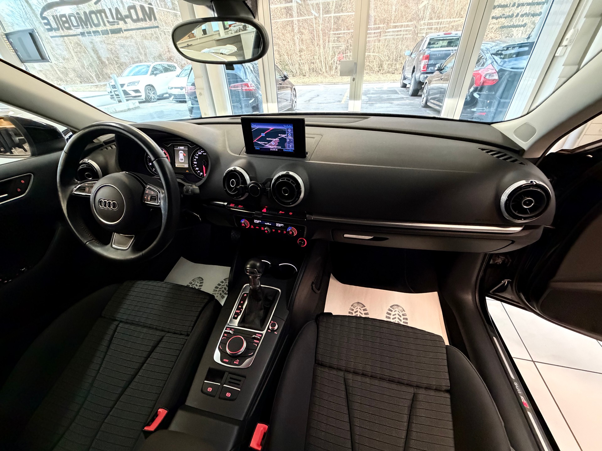 AUDI A3 Sportback 1.8 TFSI Ambition S-tronic-image-13