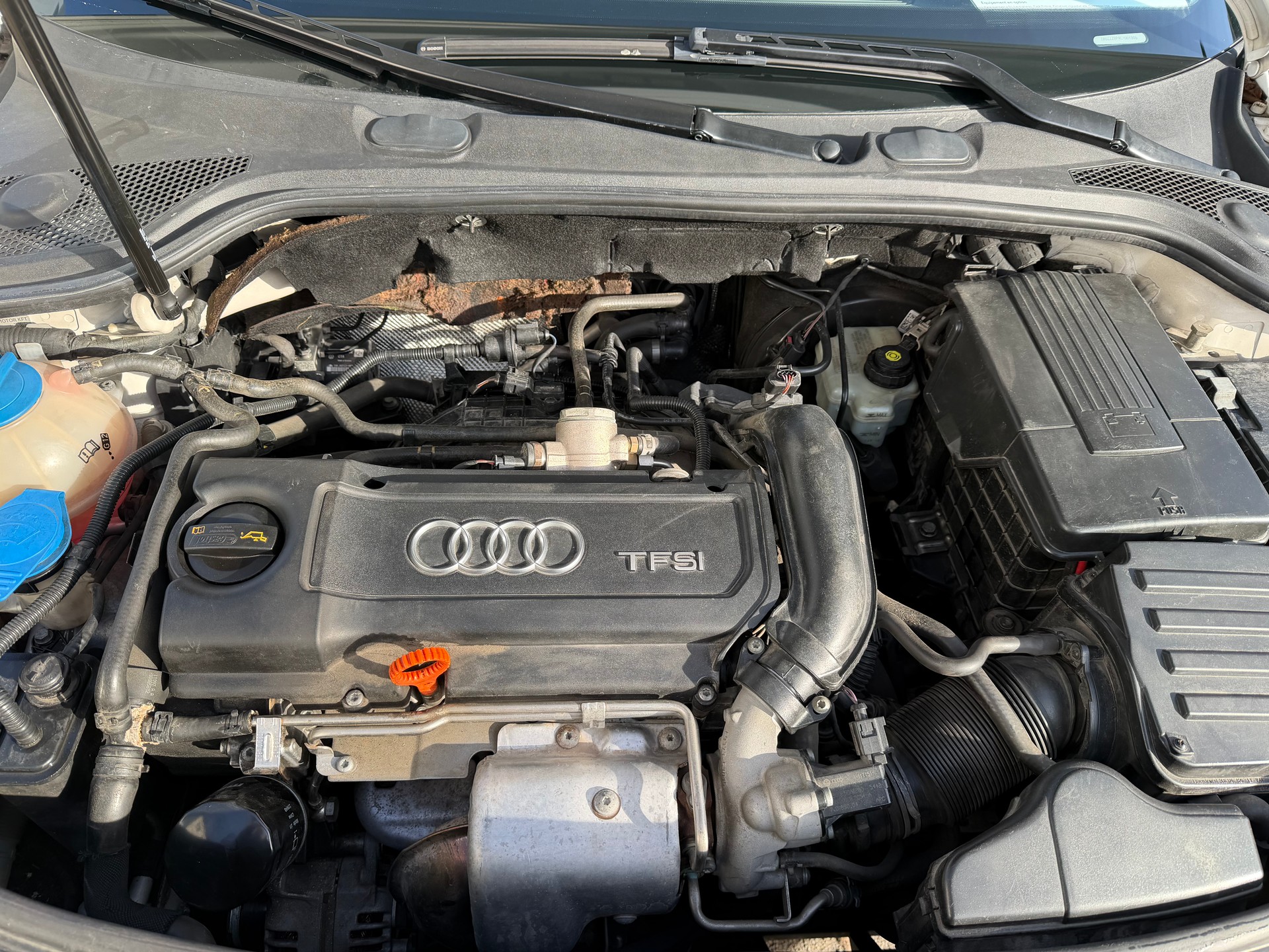 AUDI A3 Cabriolet 1.4 TFSI Ambition-image-28