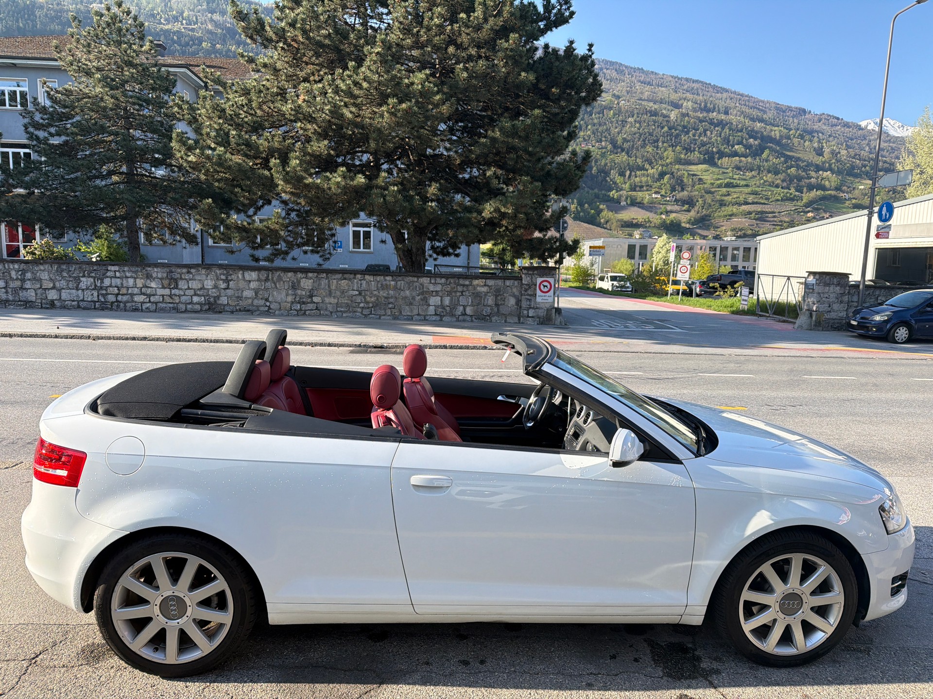 AUDI A3 Cabriolet 1.4 TFSI Ambition-image-4