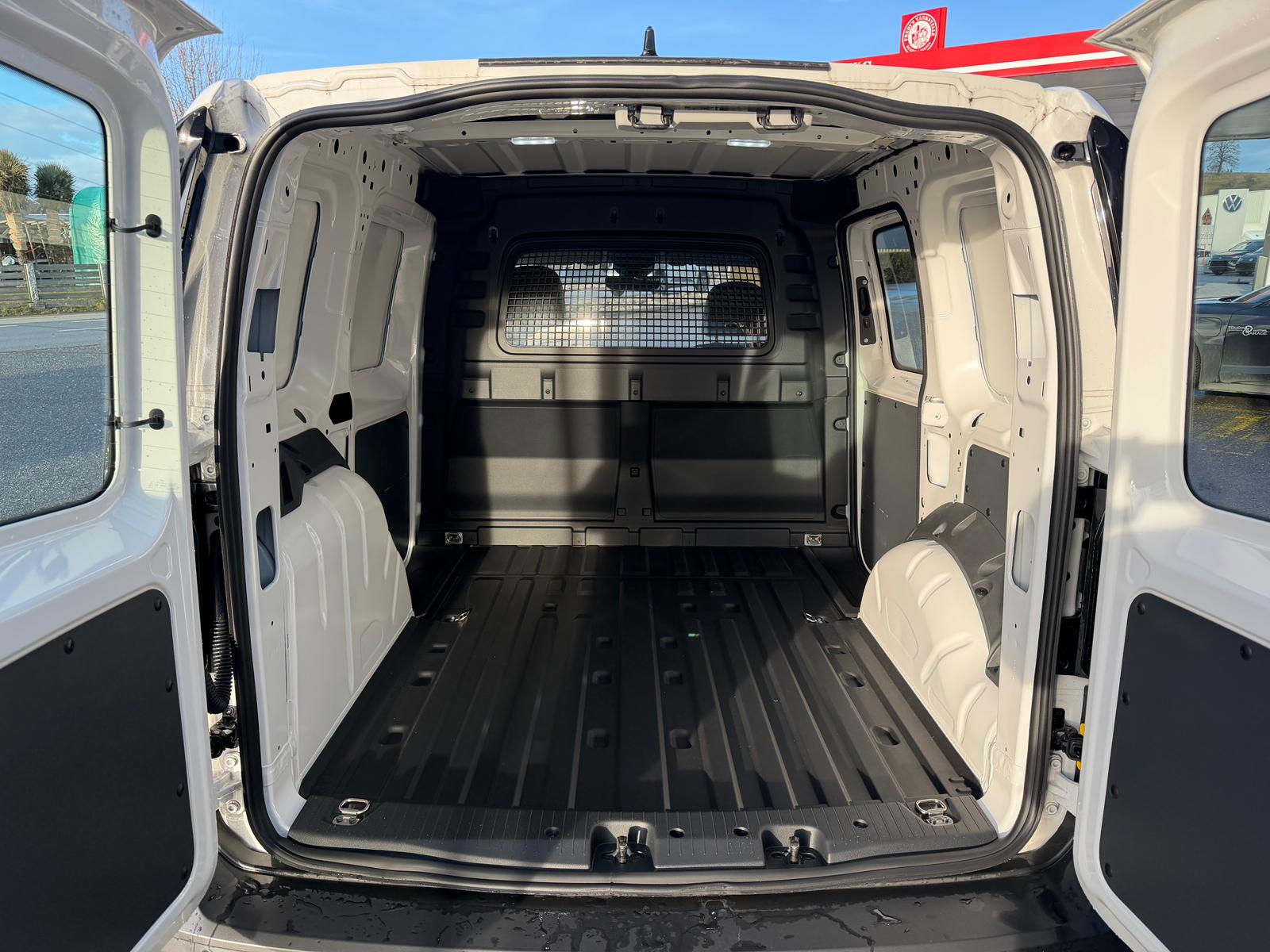 VW Caddy Cargo 2.0TDI Entry mit Klima-image-21