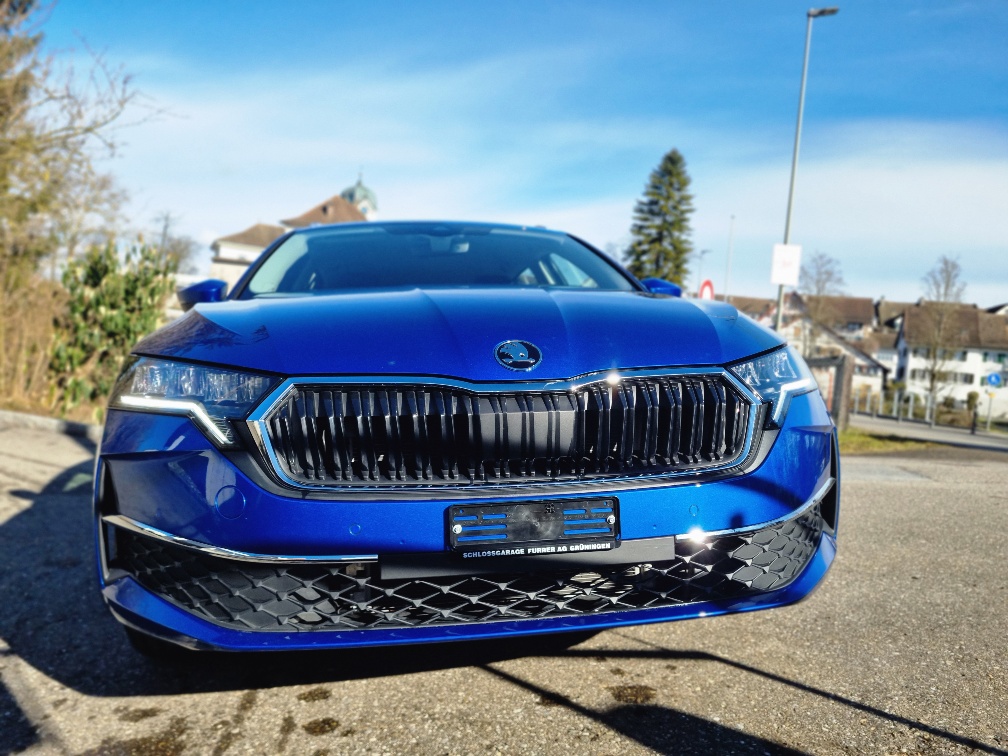 SKODA Octavia Combi 2.0 TDI DSG Selection-image-6