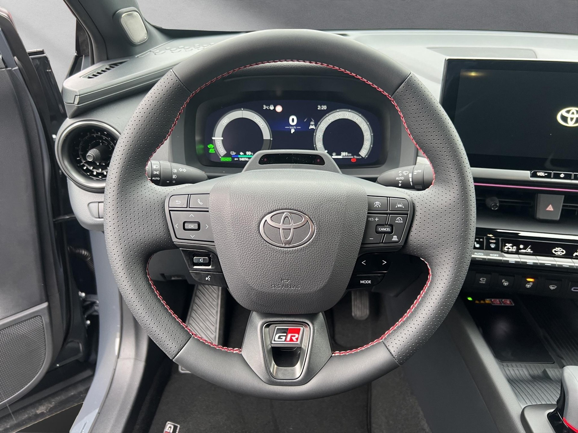 TOYOTA C-HR 2.0 PHEV GR Sport-image-4