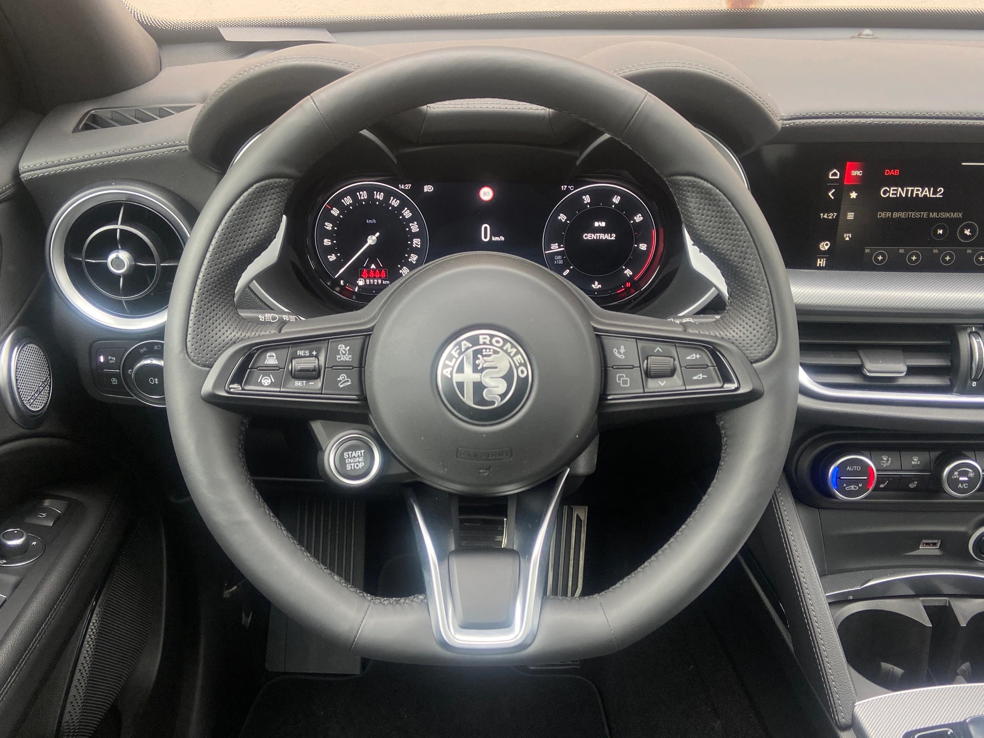ALFA ROMEO Stelvio 2.0 Veloce Pack Premium Sky Q4 AT8-image-9