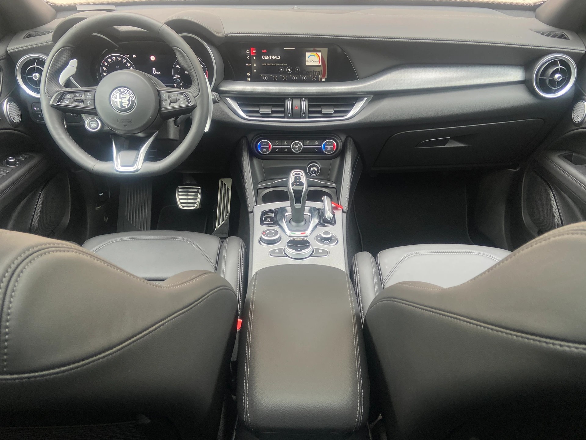 ALFA ROMEO Stelvio 2.0 Veloce Pack Premium Sky Q4 AT8-image-4