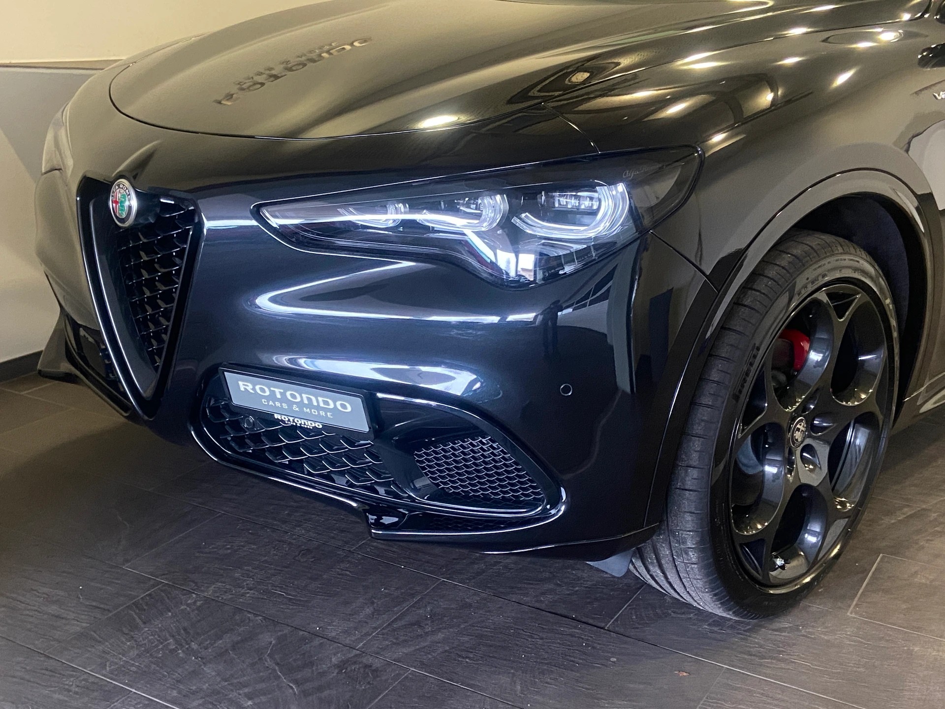 ALFA ROMEO Stelvio 2.0 Veloce Pack Premium Sky Q4 AT8-image-3