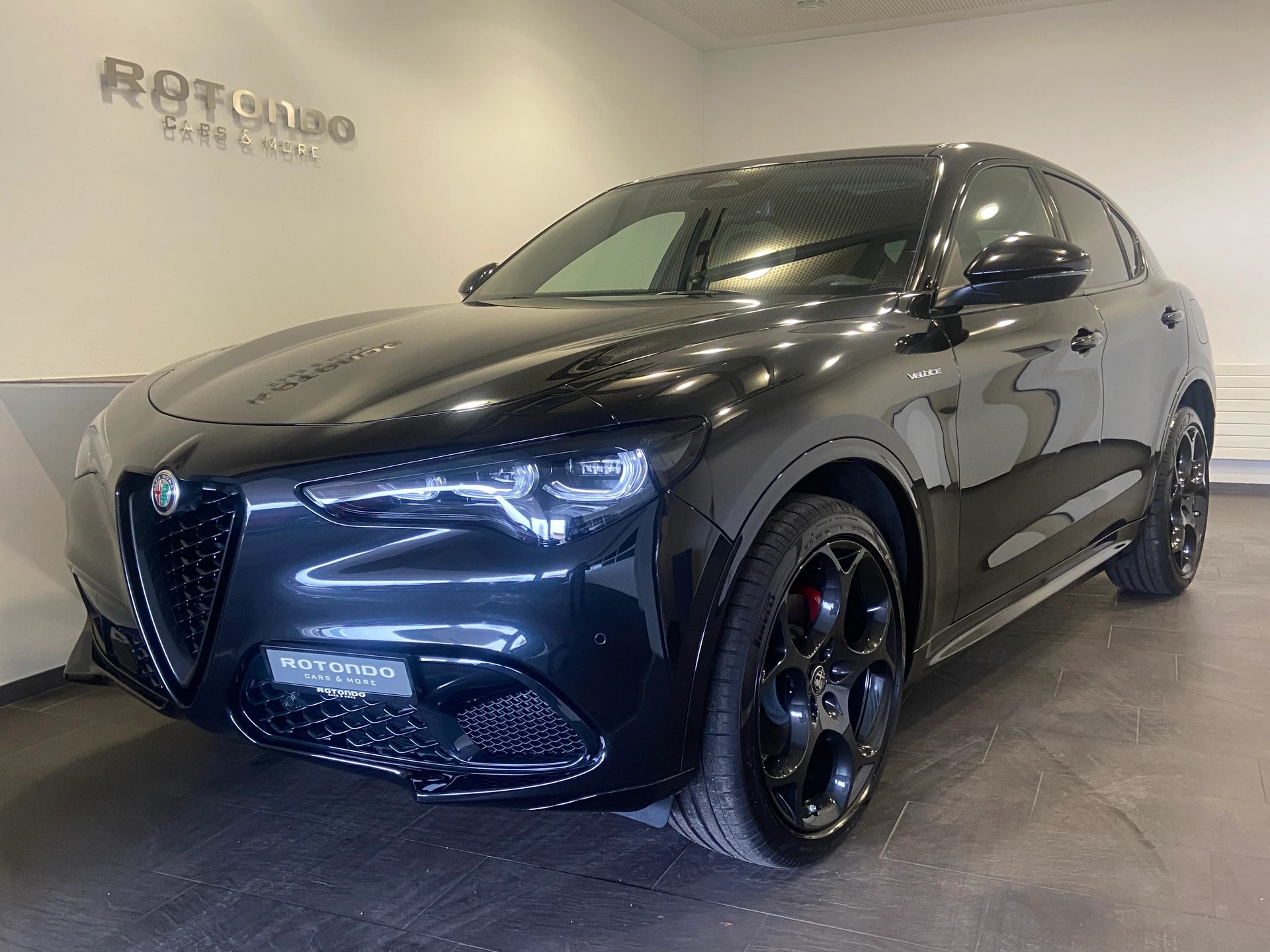 ALFA ROMEO Stelvio 2.0 Veloce Pack Premium Sky Q4 AT8-image-0
