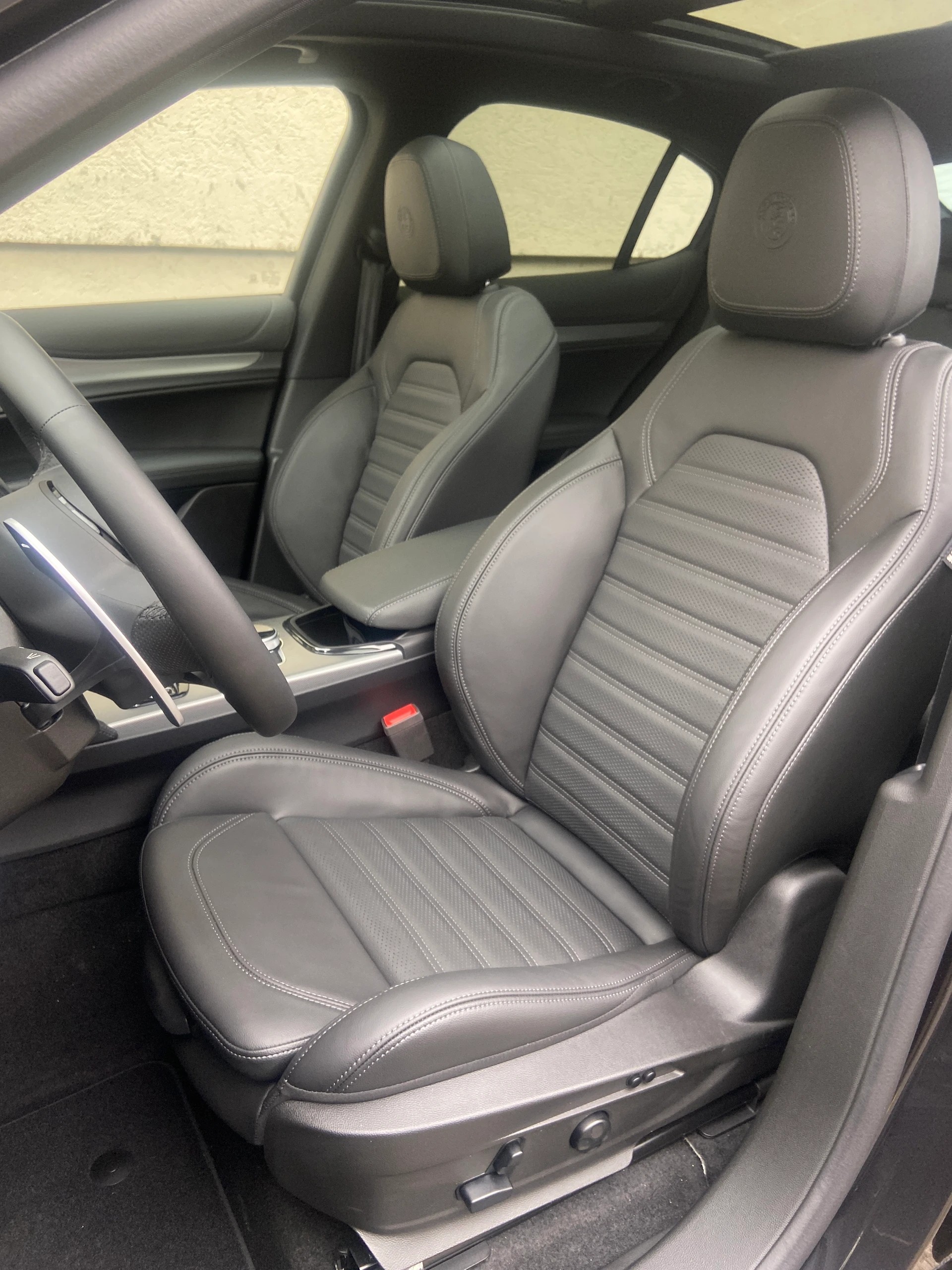 ALFA ROMEO Stelvio 2.0 Veloce Pack Premium Sky Q4 AT8-image-6