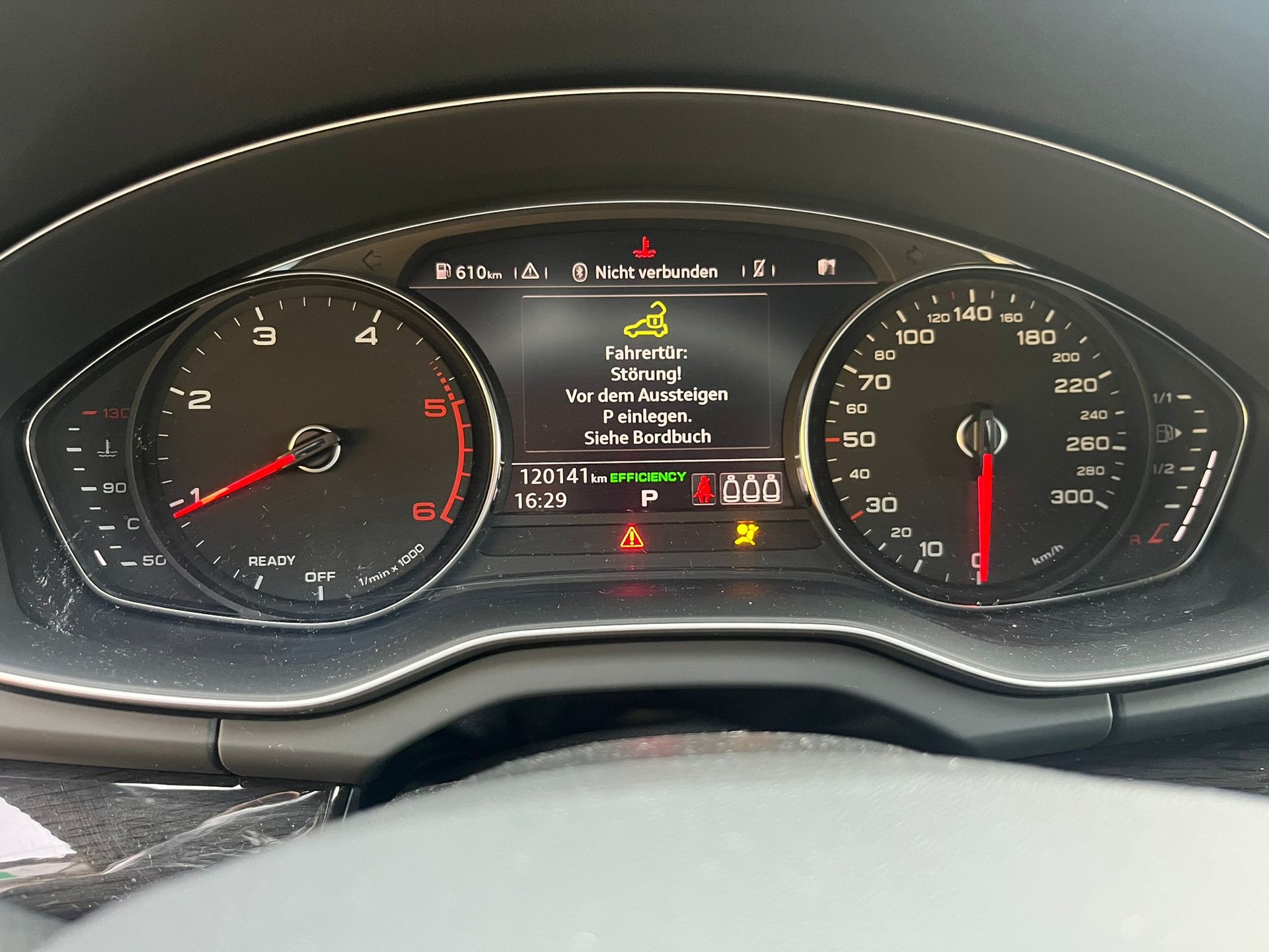 SKODA Octavia Combi 2.0 TDI Scout 4x4 DSG-image-4