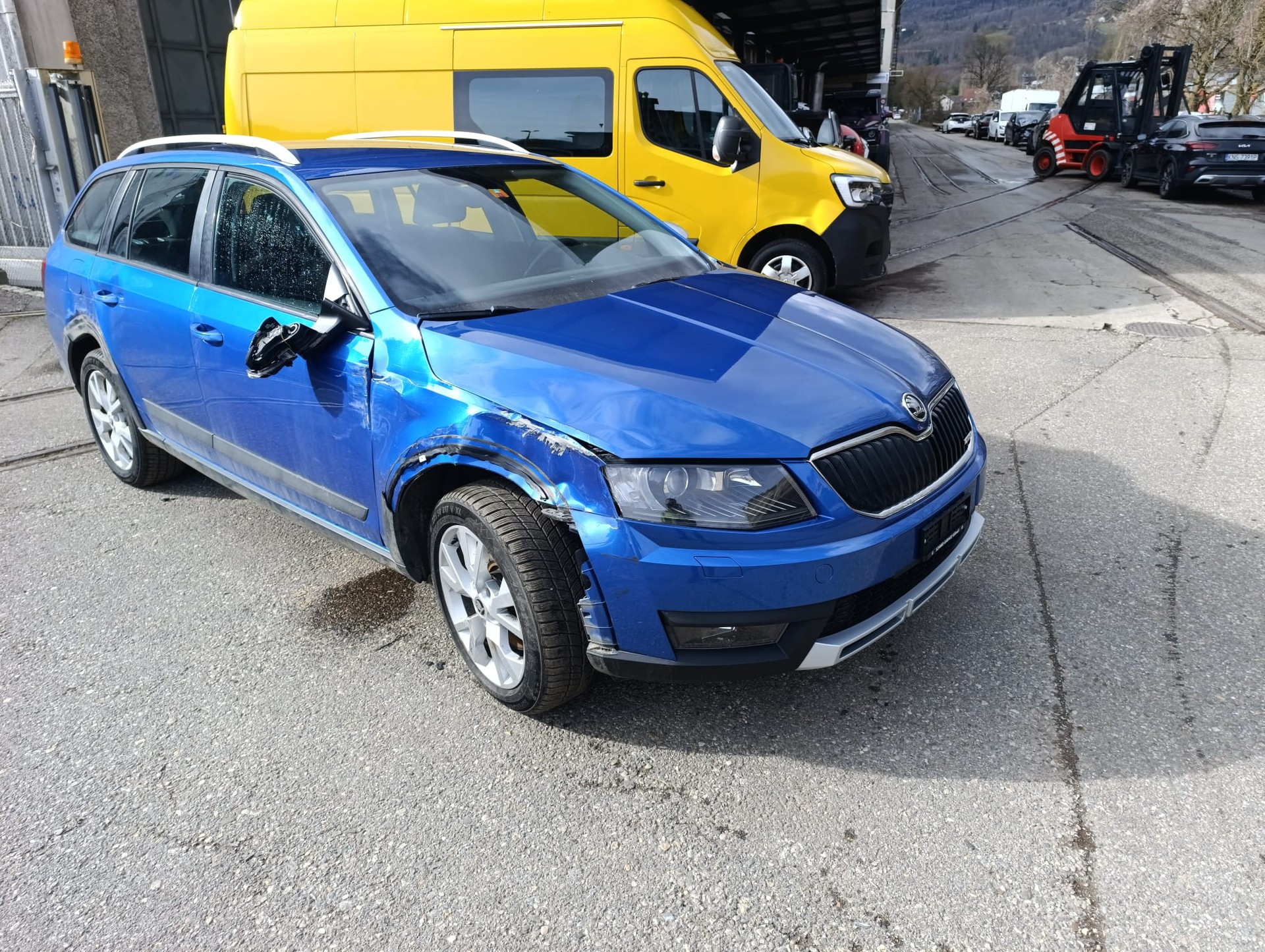 SKODA Octavia Combi 2.0 TDI Scout 4x4 DSG-image-2