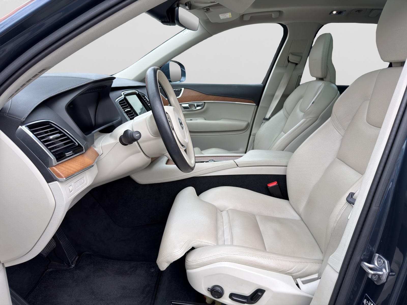 VOLVO XC90 T8 AWD Inscription Geartronic-image-8