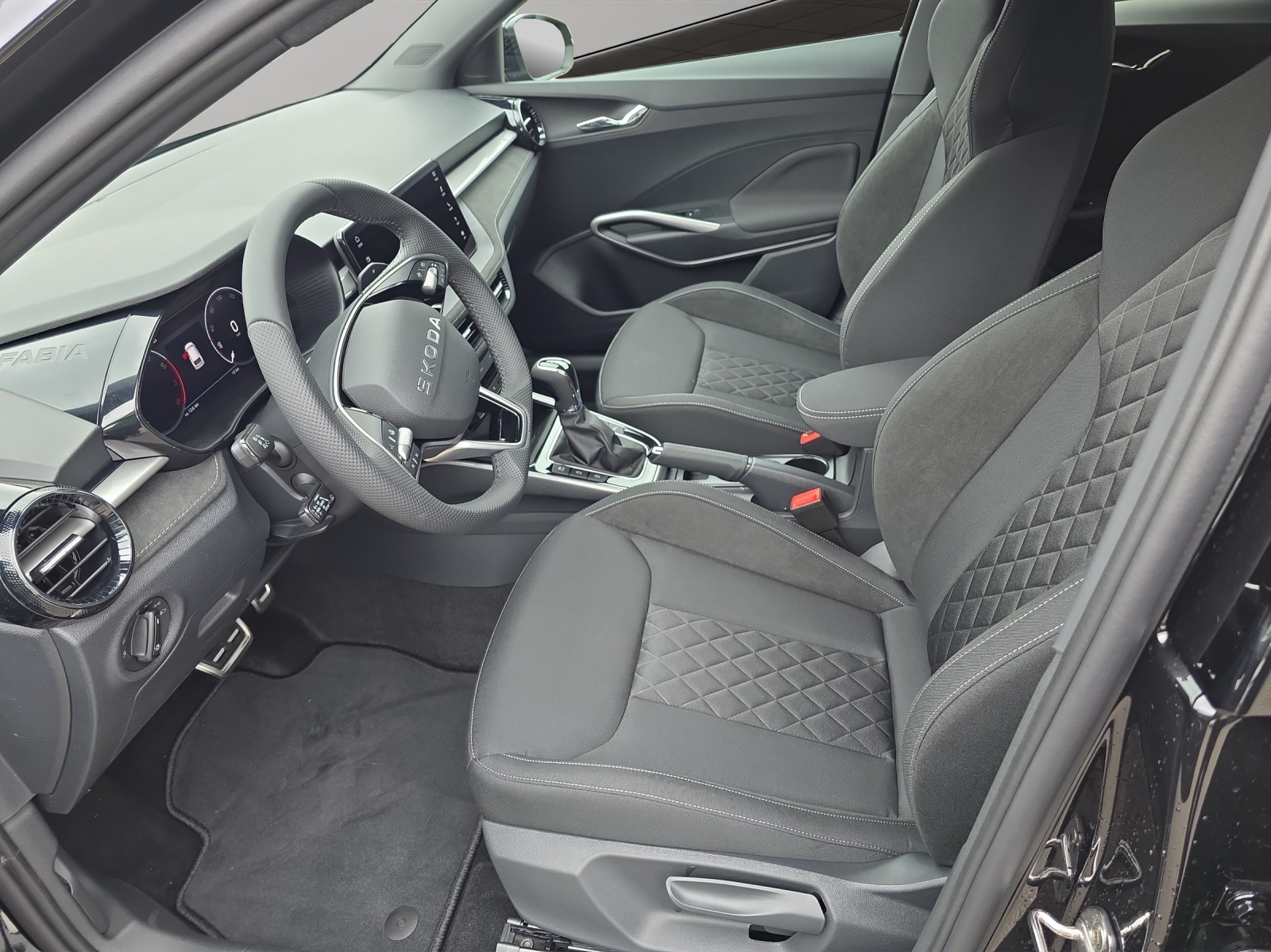 SKODA Fabia 1.5 TSI Dynamic DSG-image-3