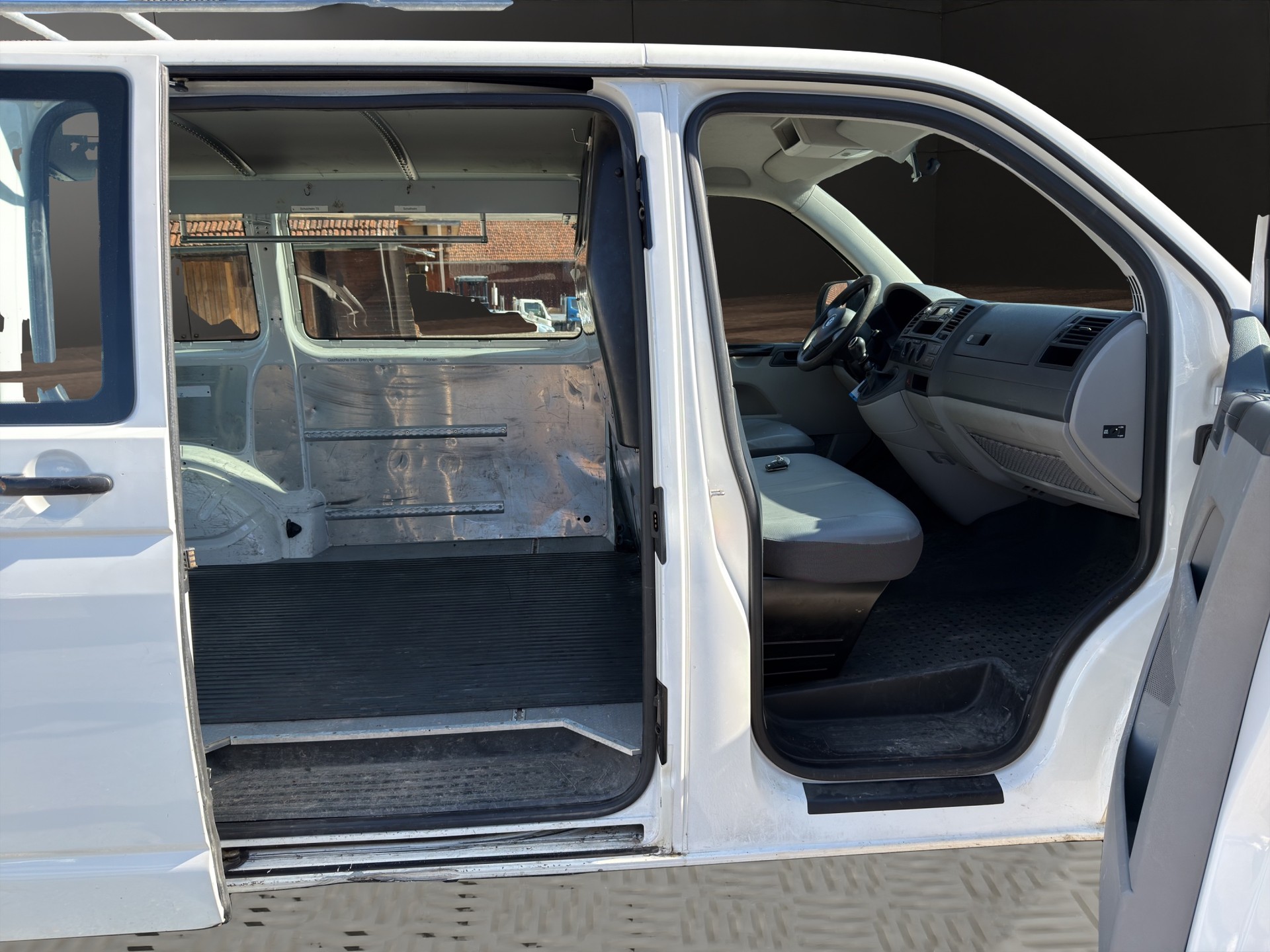 VW T5 2.0 TDI Champion 4Motion-image-8