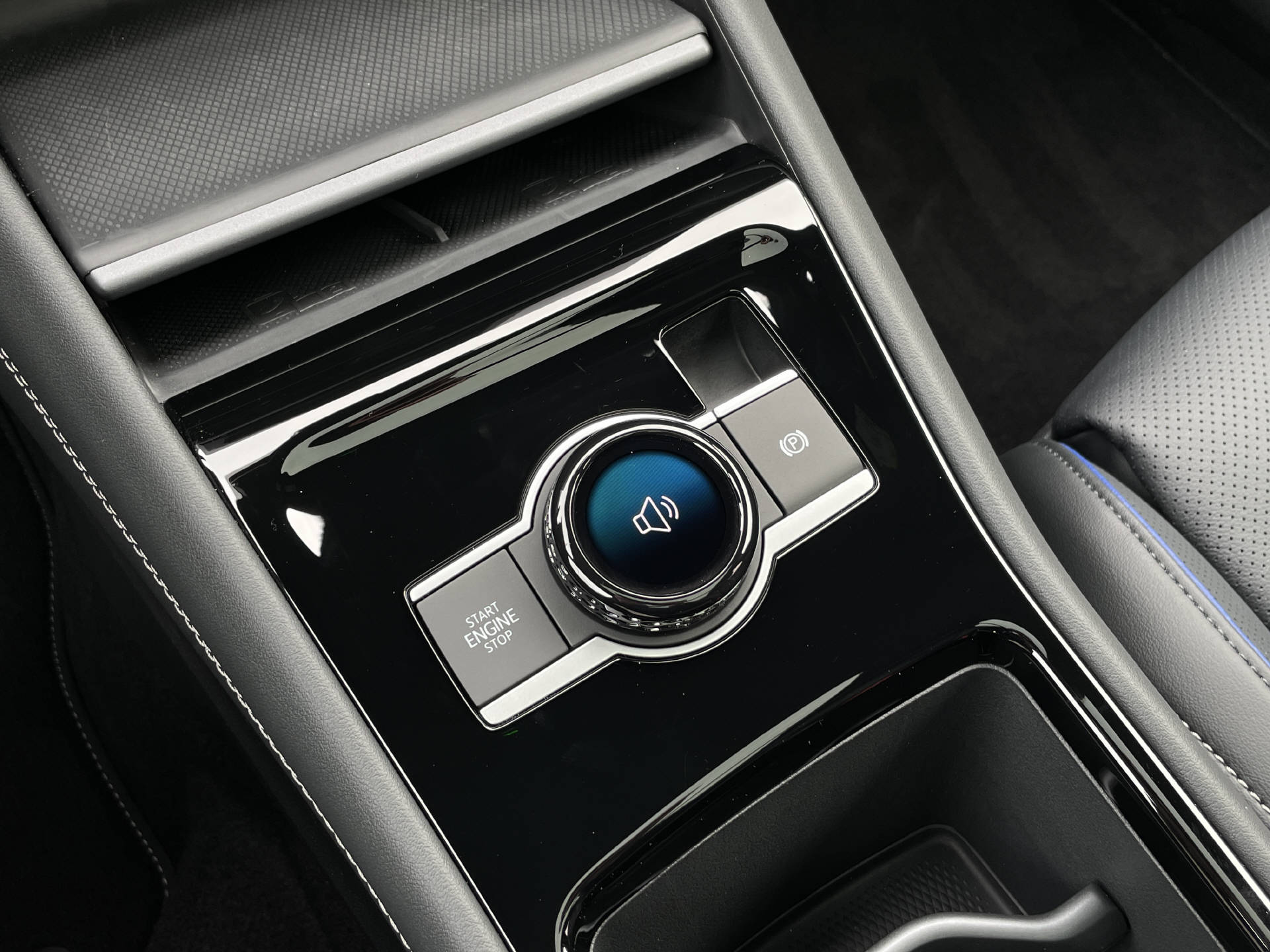 VW Tiguan 1.5 TSI UNITED PHEV R-Line DSG-image-17