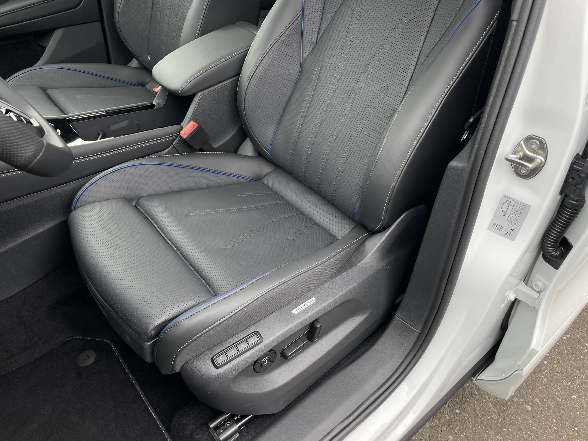 VW Tiguan 1.5 TSI UNITED PHEV R-Line DSG-image-8