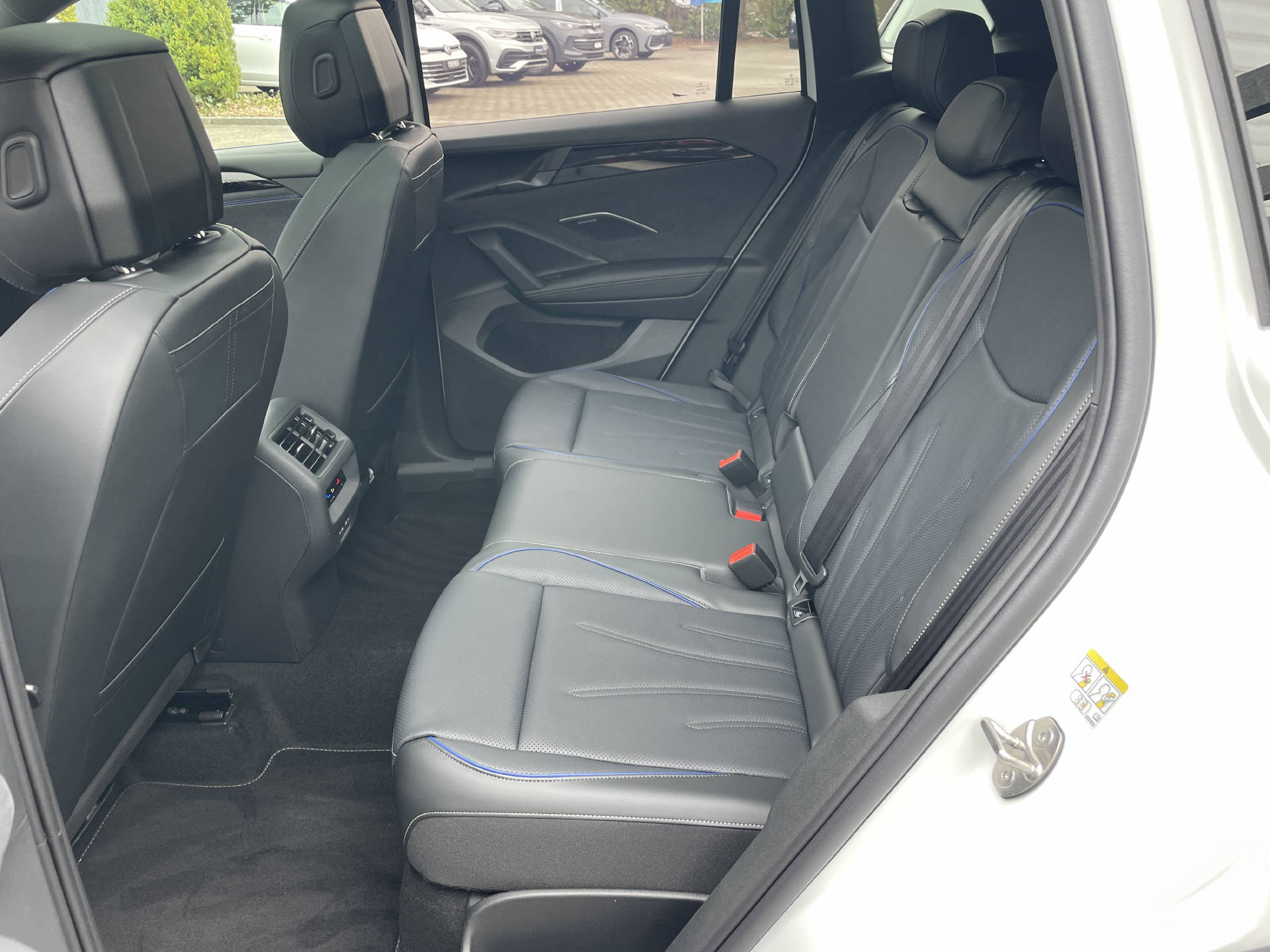 VW Tiguan 1.5 TSI UNITED PHEV R-Line DSG-image-9